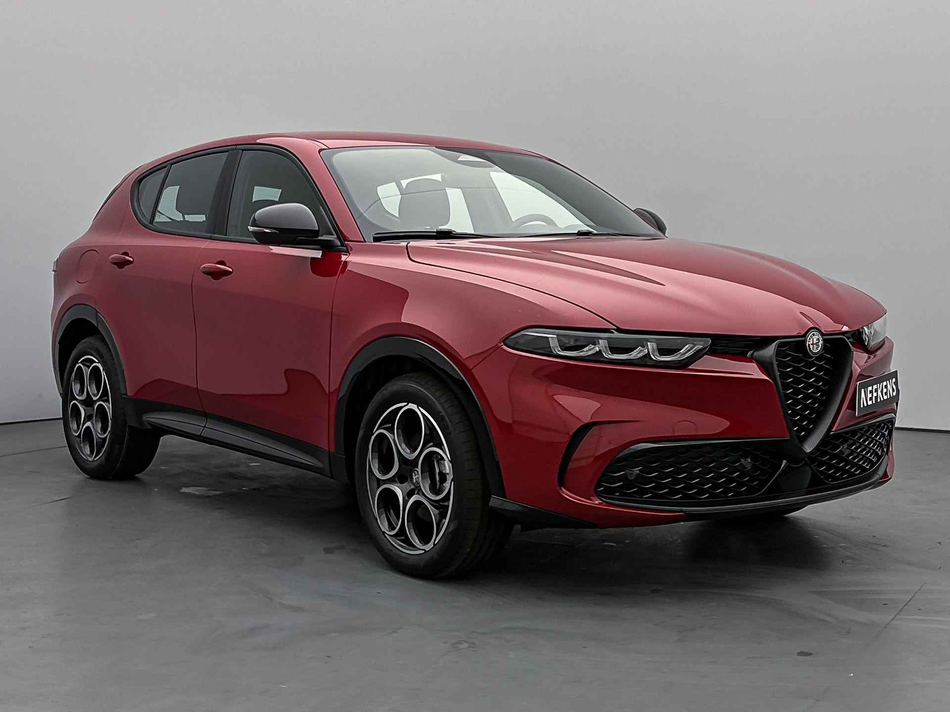 Alfa Romeo Tonale SUV Hybrid Sprint 130 pk Automaat | Navigatie | Achteruitrijcamera | Parkeersensoren Voor en Achter | Voorstoelen Verwarmd | Keyless Entry/Start | Matrix LED Koplampen | Climate Control | Adaptieve Cruise Control | 18" Lichtmetalen Velgen | Apple Carplay/Android Auto | - 3/31