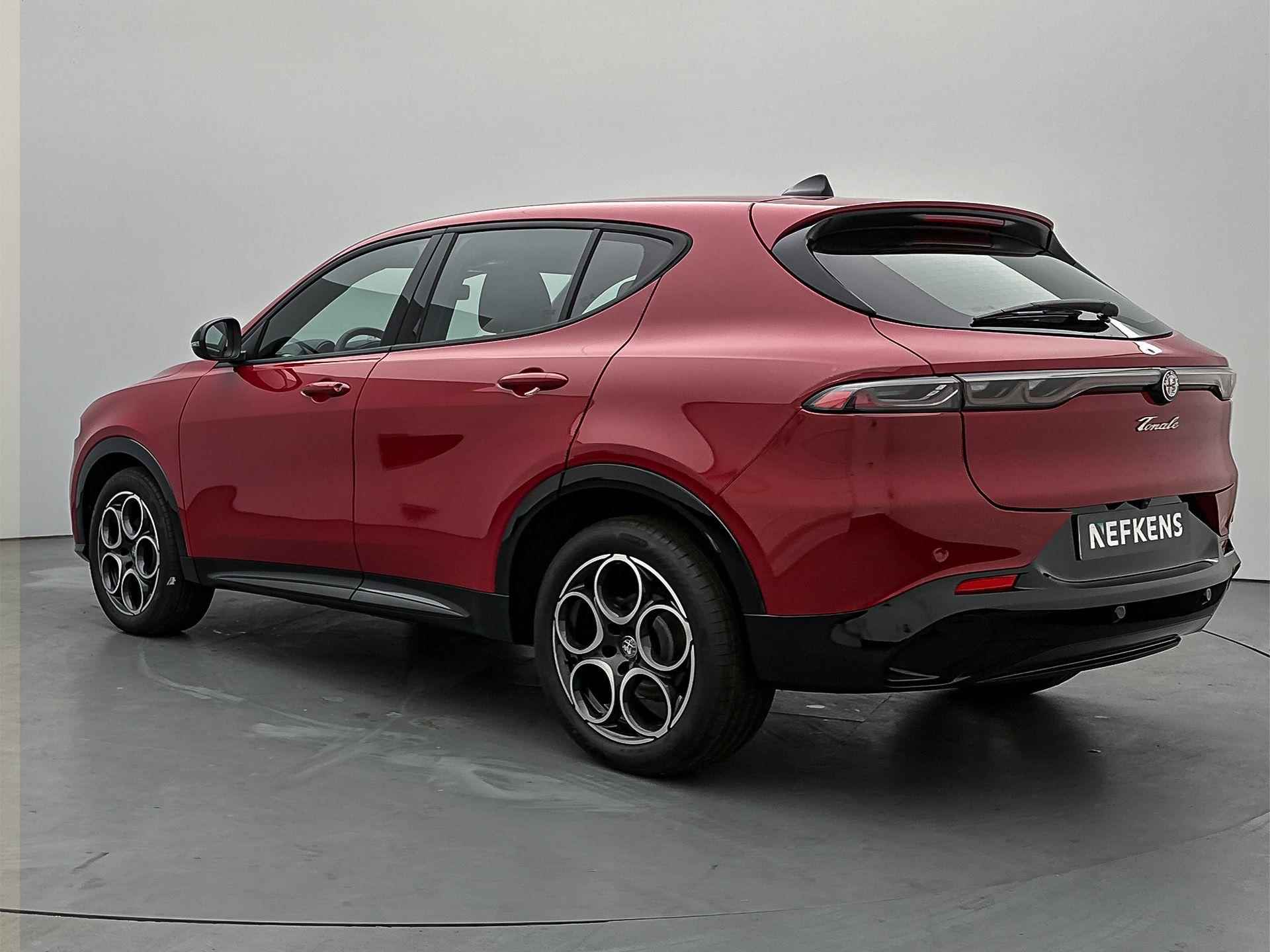 Alfa Romeo Tonale SUV Hybrid Sprint 130 pk Automaat | Navigatie | Achteruitrijcamera | Parkeersensoren Voor en Achter | Voorstoelen Verwarmd | Keyless Entry/Start | Matrix LED Koplampen | Climate Control | Adaptieve Cruise Control | 18" Lichtmetalen Velgen | Apple Carplay/Android Auto | - 6/31