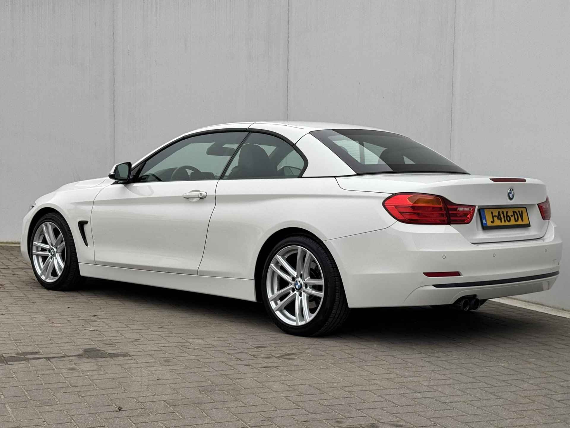 BMW 4-serie Cabrio 430i Centennial High Executive / Stoelverwarming / Parkeersensoren voor en achter / Navigatie / Lederen bekleding - 24/44