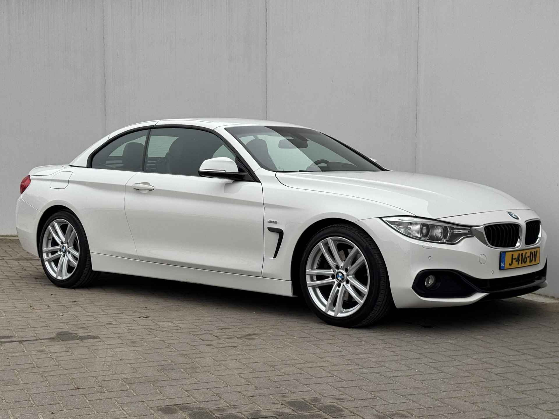 BMW 4-serie Cabrio 430i Centennial High Executive / Stoelverwarming / Parkeersensoren voor en achter / Navigatie / Lederen bekleding - 40/44