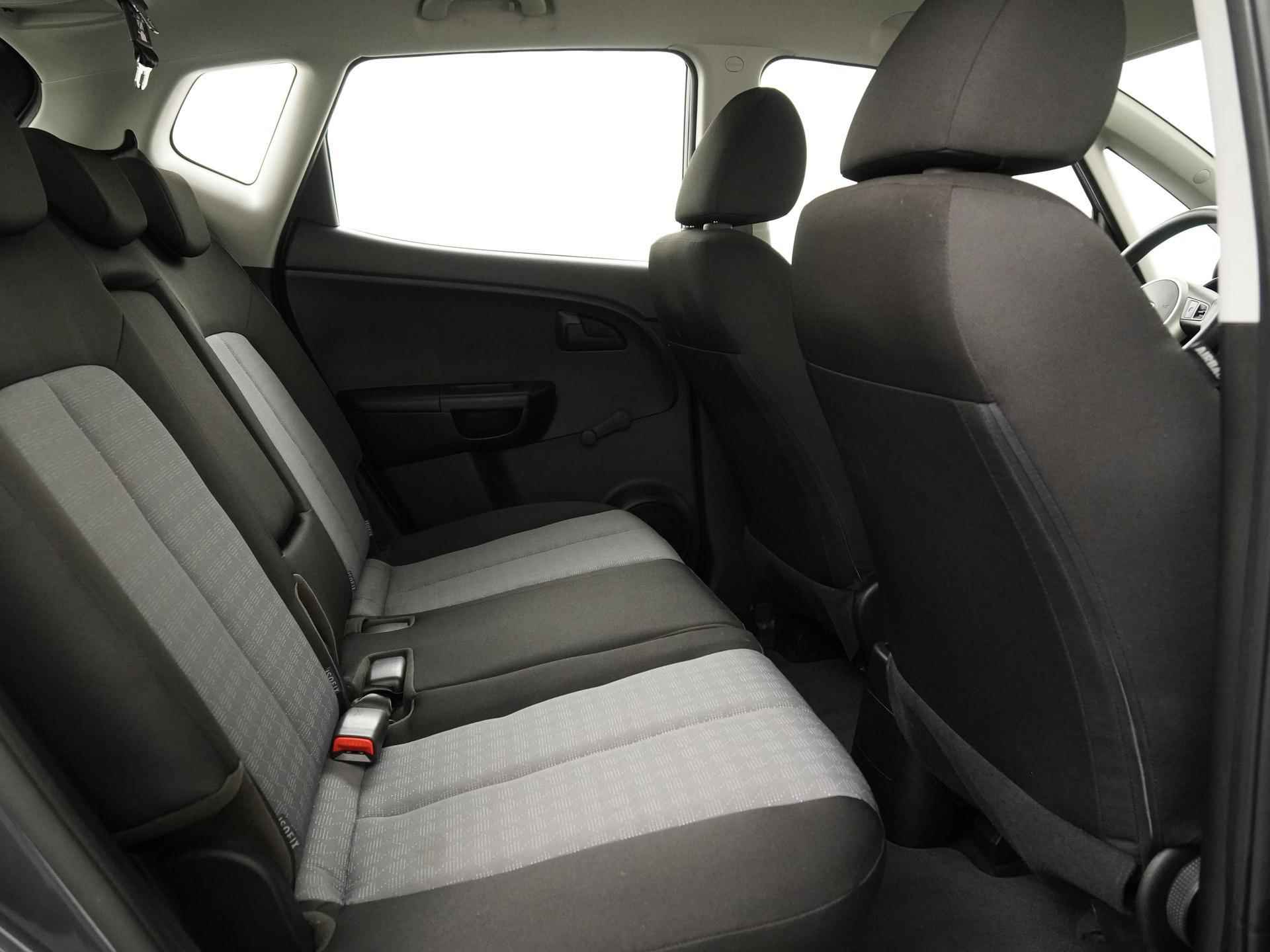 Kia Venga 1.4 CVVT ComfortLine | Airco | Zondag Open! - 19/28