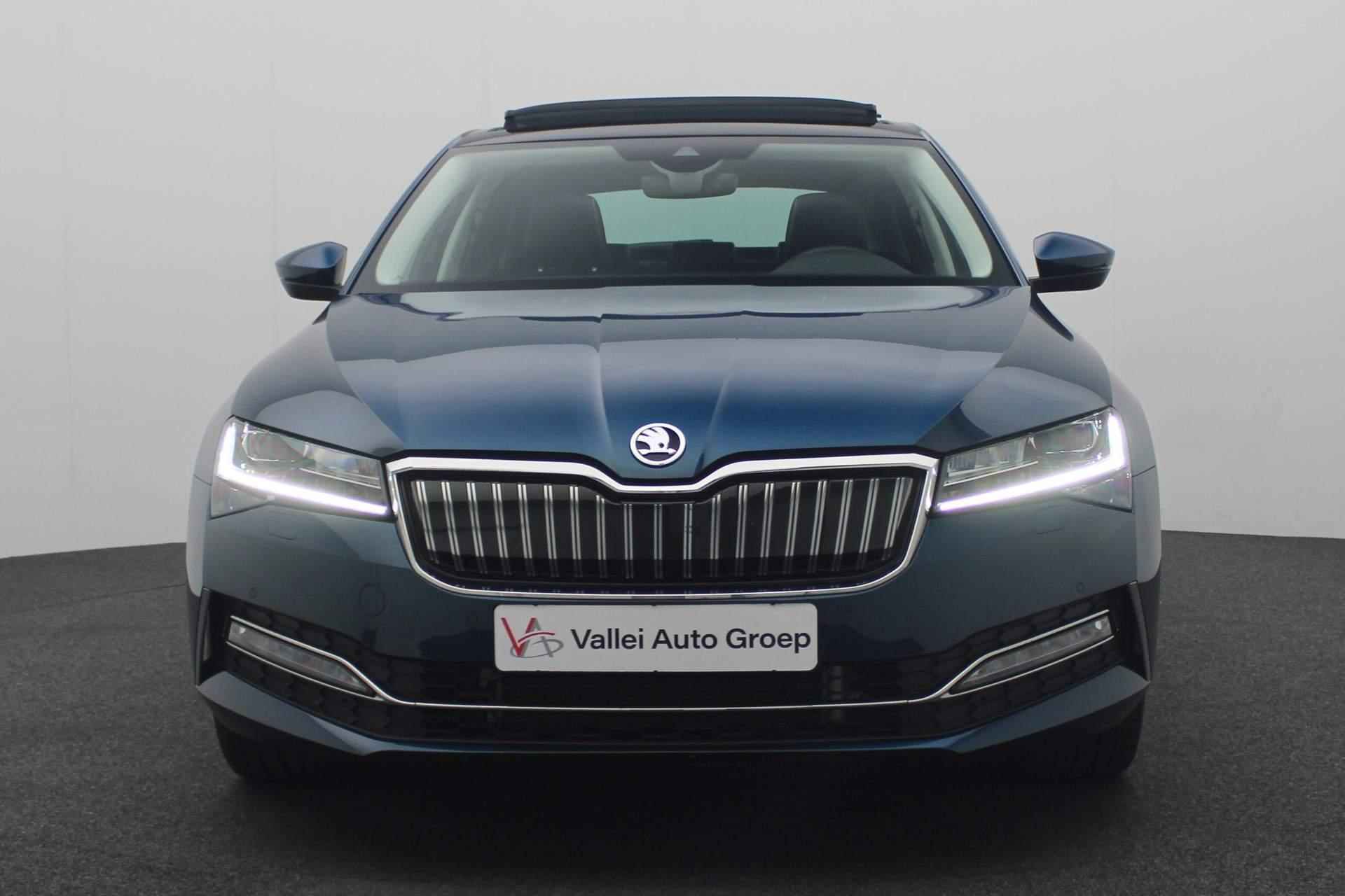 Skoda Superb 1.4 TSI 218PK DSG iV Laurin & Klement | Pano | Matrix LED | Leer | DCC | Keyless | CANTON | Camera | Navi | Stoelventilatie/-verwarming | 19 inch - 21/46