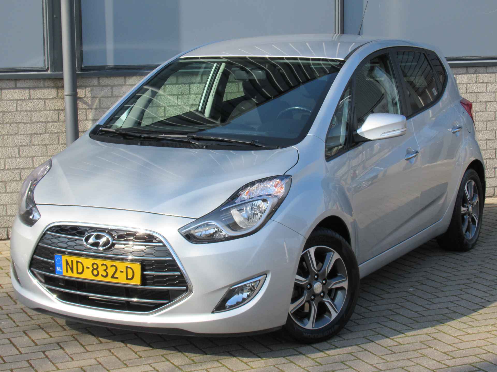 Hyundai ix20 1.4i Go! Dealer onderh | Navigatie | camera | airco | 16"inch LMV - 4/27