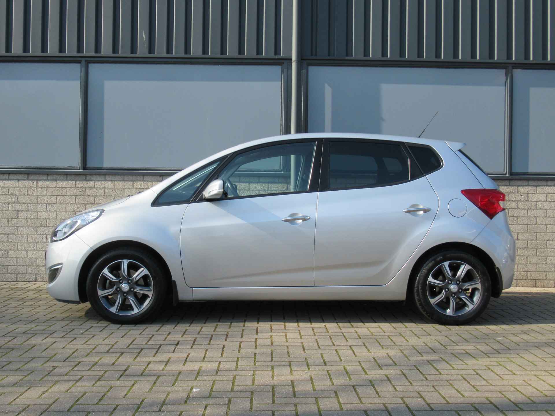 Hyundai ix20 1.4i Go! Dealer onderh | Navigatie | camera | airco | 16"inch LMV - 6/27