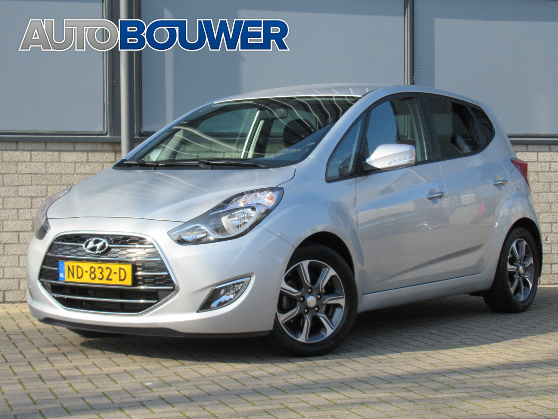 Hyundai ix20 1.4i Go! Dealer onderh | Navigatie | camera | airco | 16"inch LMV