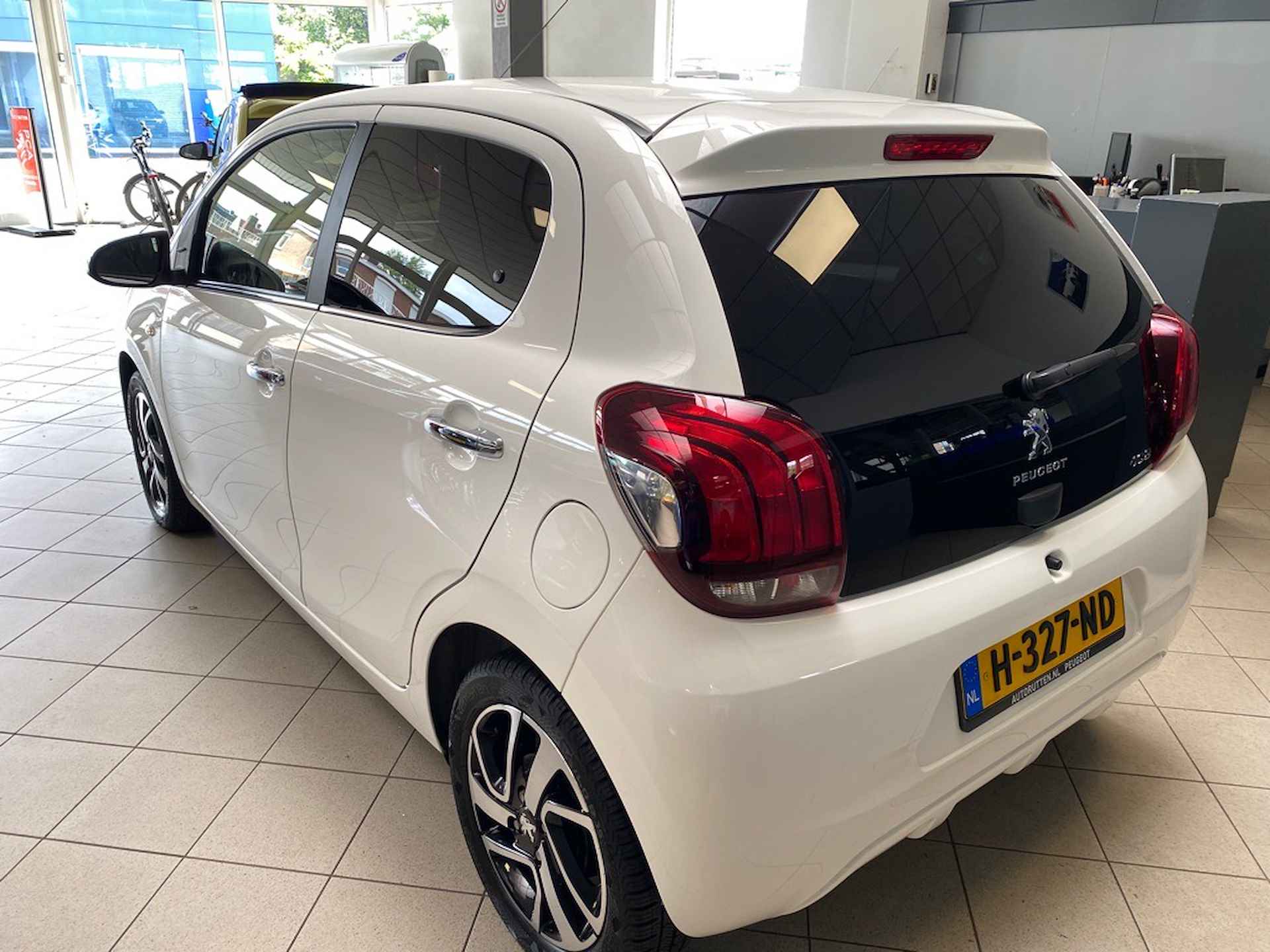 PEUGEOT 108 1.0 e-VTi 72pk 5D Allure - 5/18