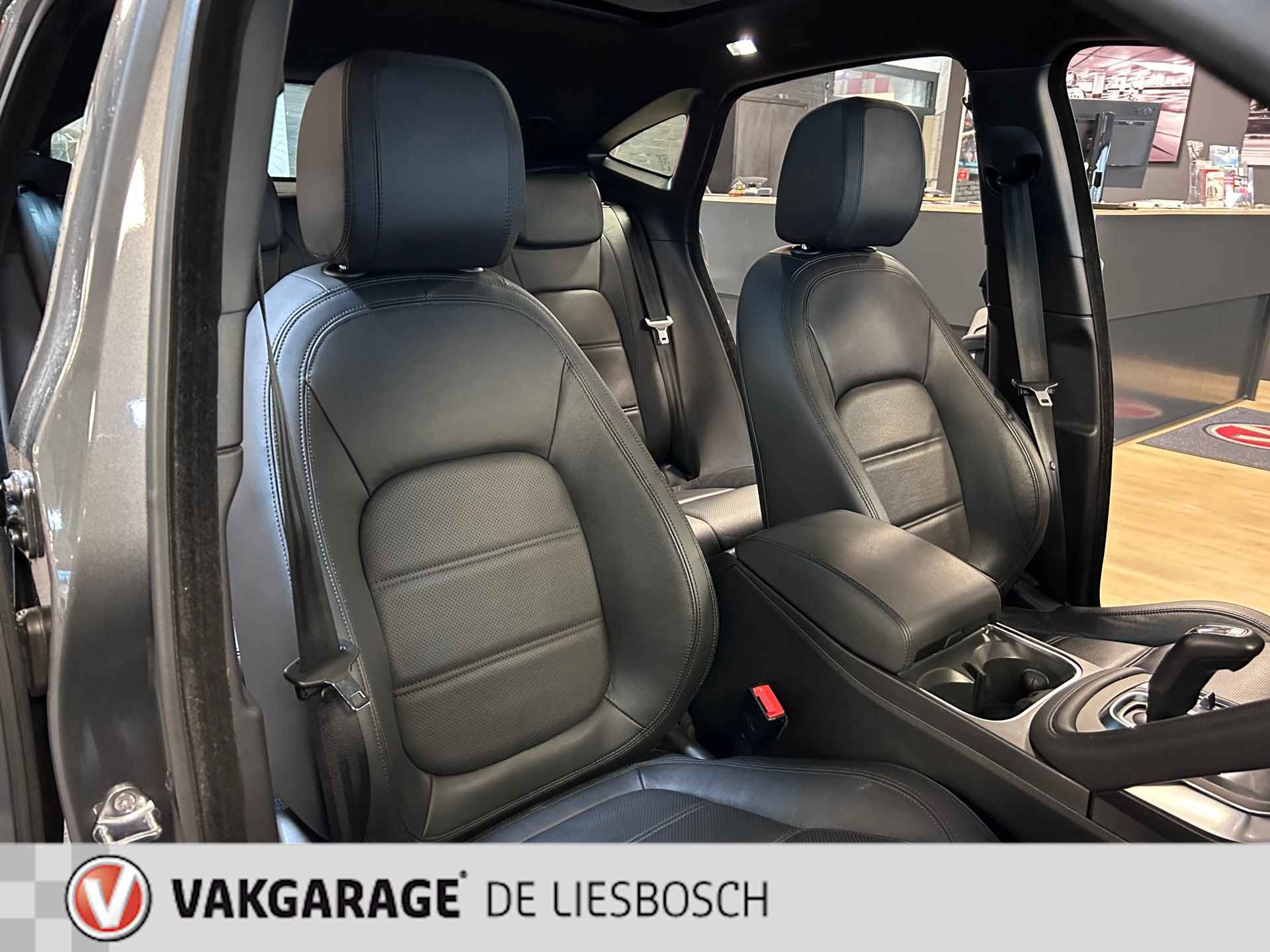 Jaguar E-PACE 2.0 P200 AWD PANO/ Leder/ Navi/camera/ Led/zeer netjes orig ned - 14/31