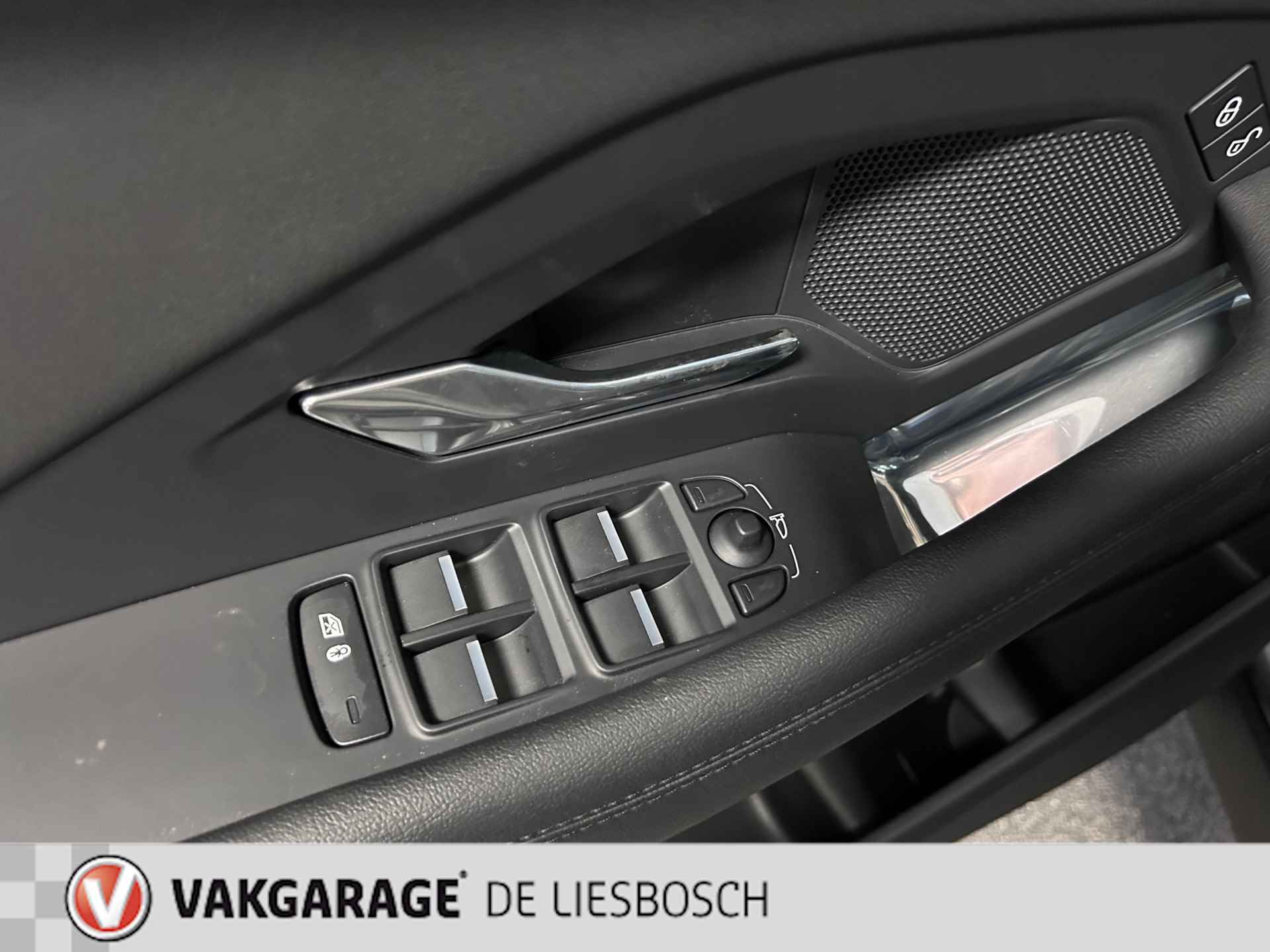 Jaguar E-PACE 2.0 P200 AWD PANO/ Leder/ Navi/camera/ Led/zeer netjes orig ned - 15/31