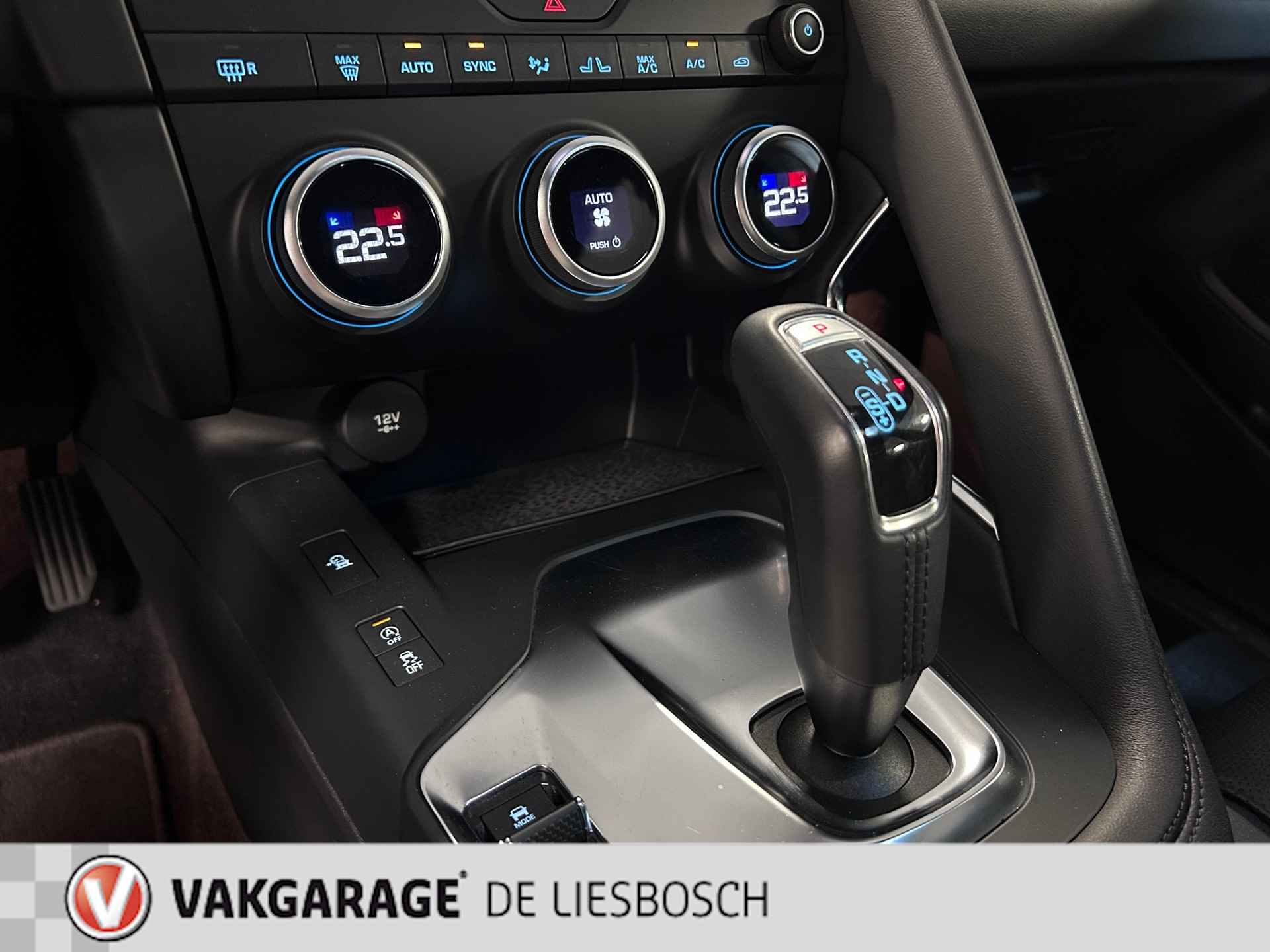 Jaguar E-PACE 2.0 P200 AWD PANO/ Leder/ Navi/camera/ Led/zeer netjes orig ned - 26/31