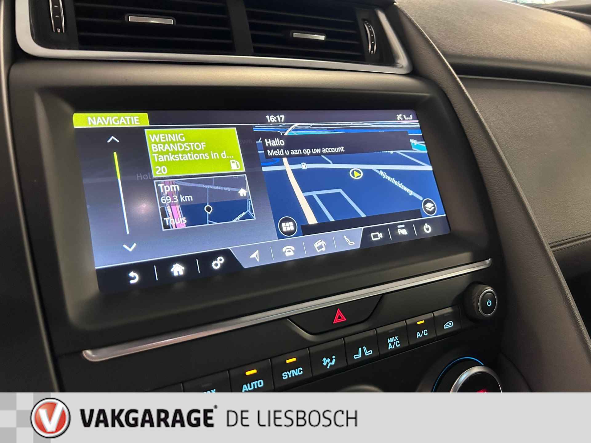 Jaguar E-PACE 2.0 P200 AWD PANO/ Leder/ Navi/camera/ Led/zeer netjes orig ned - 27/31