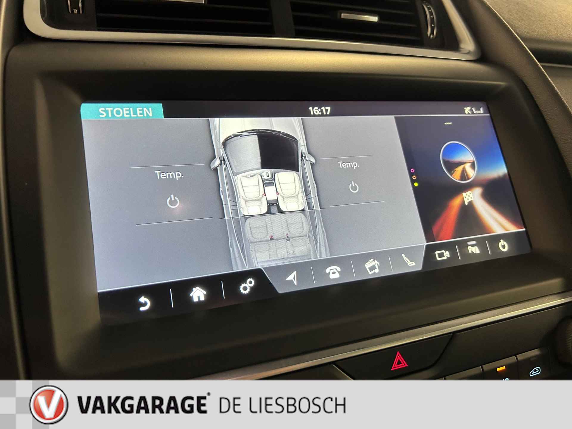 Jaguar E-PACE 2.0 P200 AWD PANO/ Leder/ Navi/camera/ Led/zeer netjes orig ned - 29/31