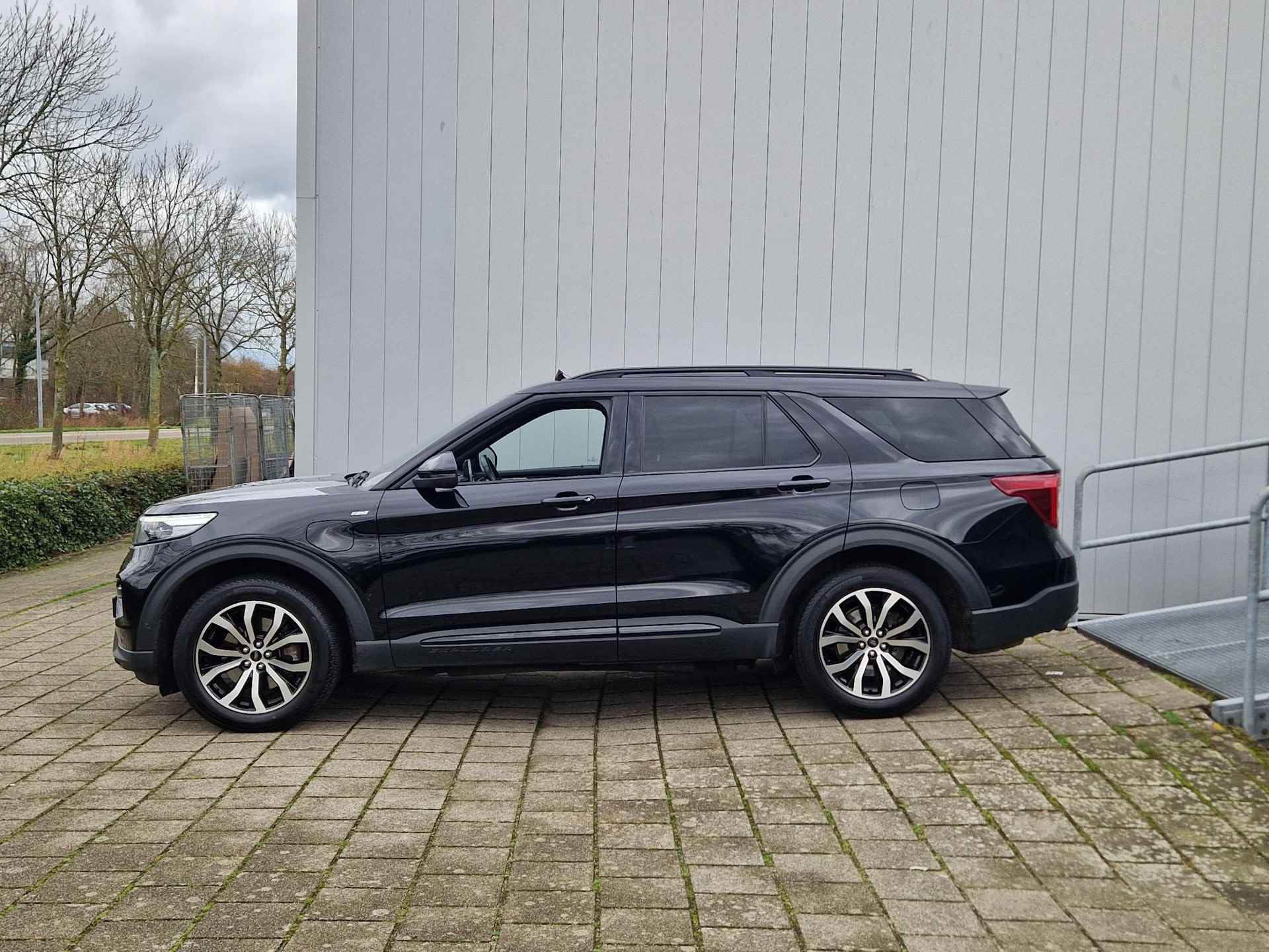 Ford Explorer 3.0 V6 EcoBoost PHEV ST-Line - 2/40