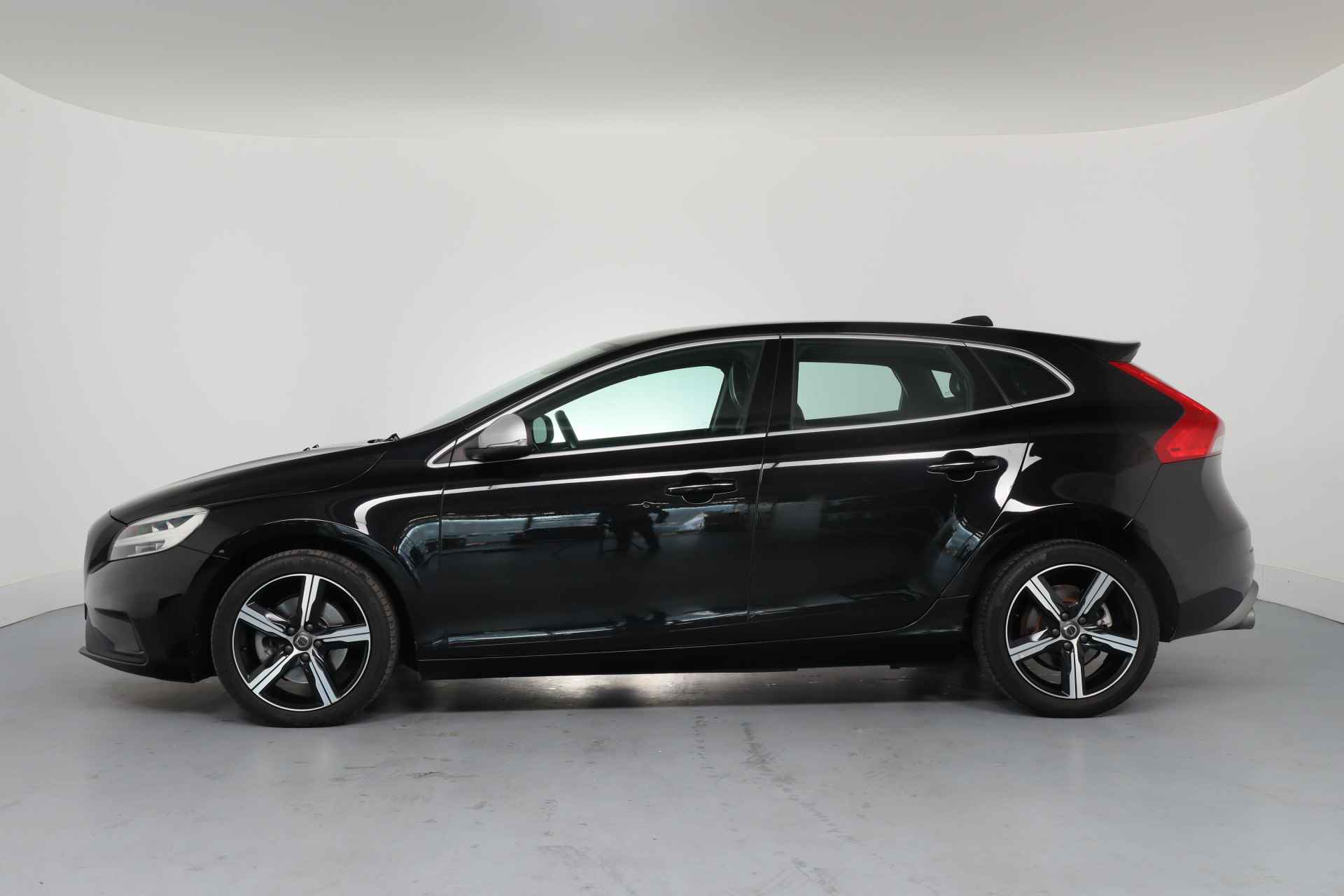 Volvo V40 2.0 T4 Business Sport | 1e Eigenaar! | Dealer Onderhouden! | R-Design | LED | Navi |Stoelverwarming | Clima | Leder/Alcantara | - 20/31