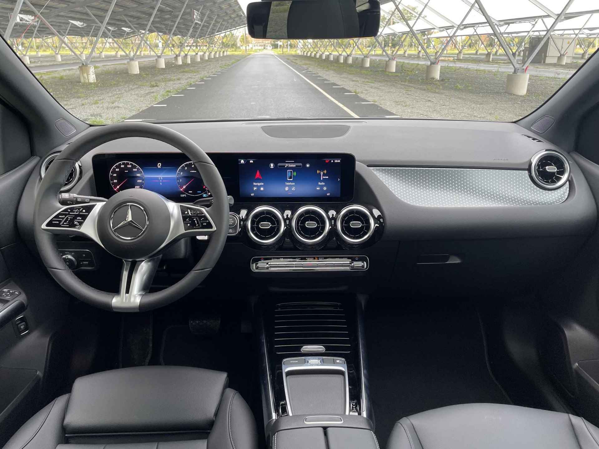 Mercedes-Benz B-klasse 180 Business Line | Facelift | Panoramadak | Parkeercamera | Stoelverwarming | Elek. achterklep | - 14/32