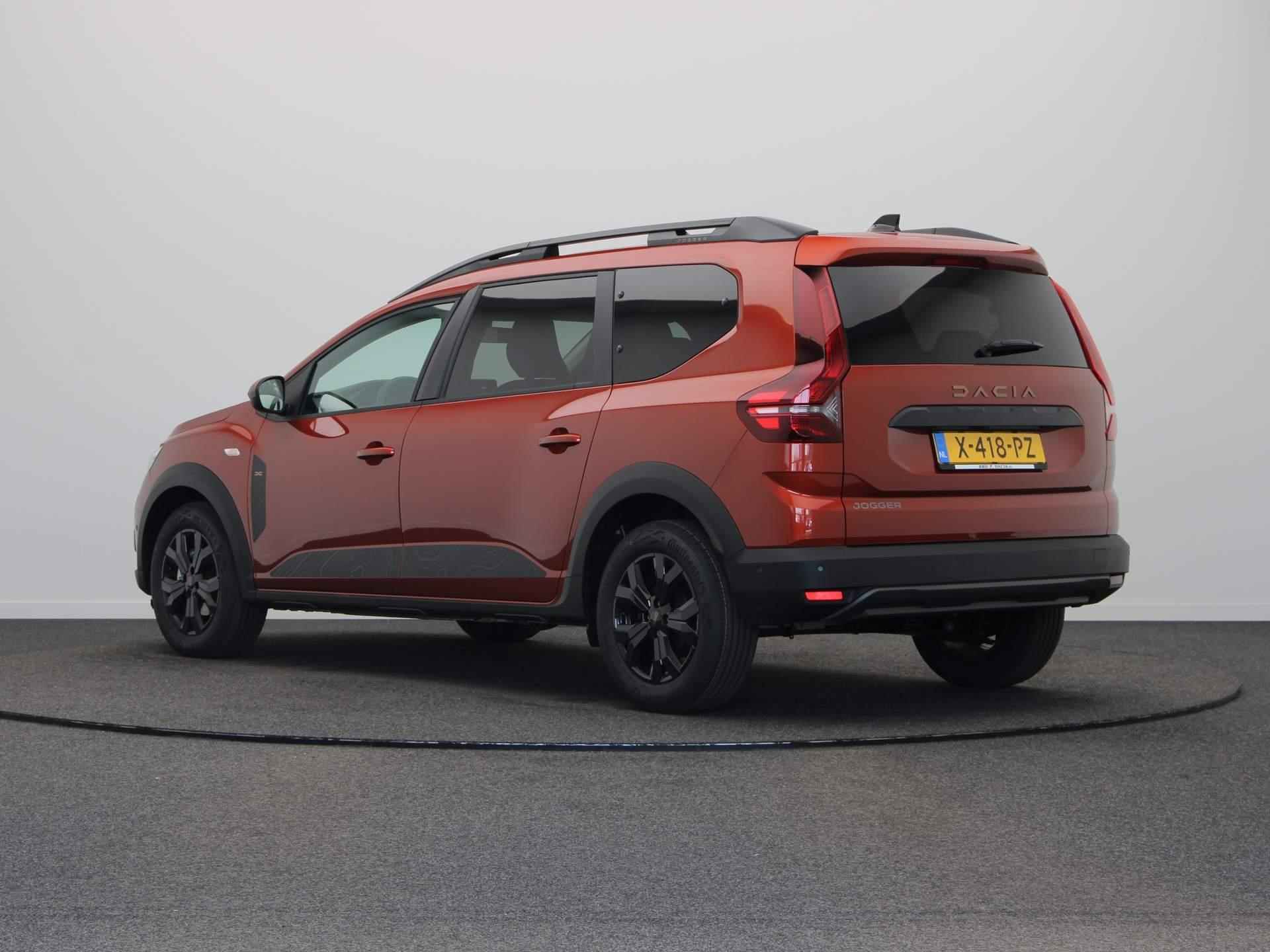 Dacia Jogger TCe 110pk Extreme 7p. | Pack Extreme | Apple Carplay / Android Auto | Stoelverwarming | Dodehoekdetectie | Achteruitrijcamera | - 2/39
