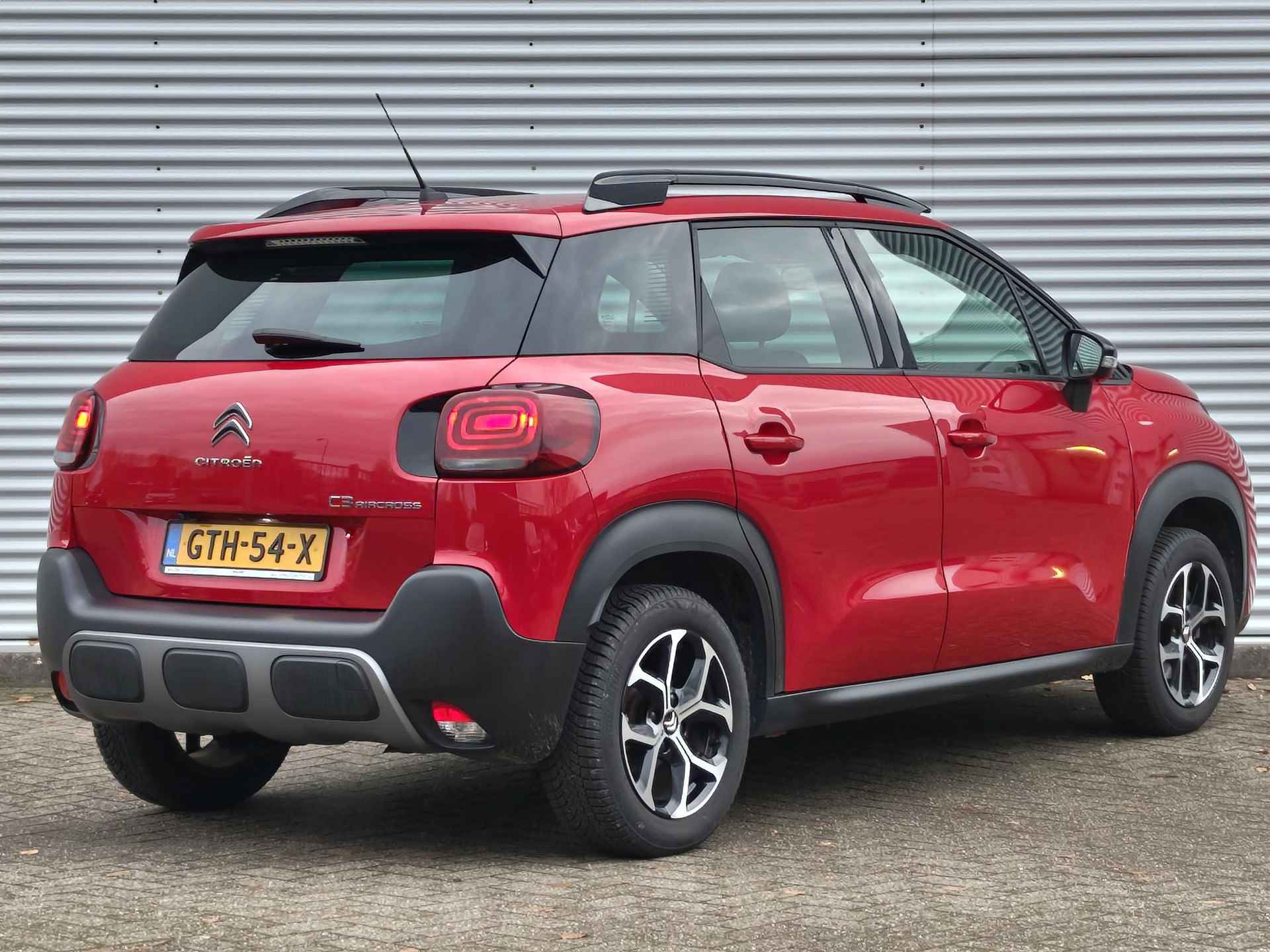 Citroën C3 Aircross SUV Shine 1.2 PureTech 130pk EAT6 AUTOMAAT | CAMERA | APPLE CARPLAY / ANDROID AUTO | 16" LM-VELGEN | STOEL+VOORRUITVERWARMING | KEYLESS | DAB | CRUISE CONTROL | - 6/53