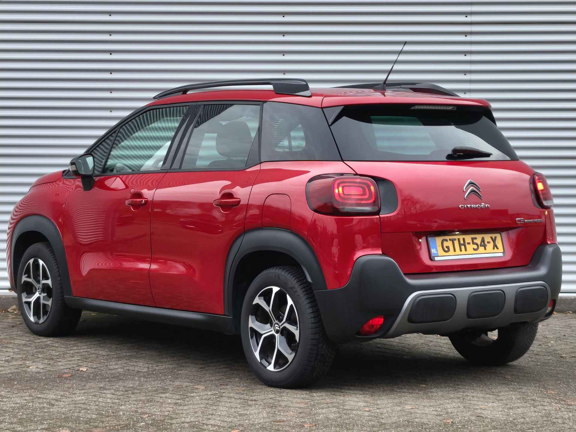 Citroën C3 Aircross SUV Shine 1.2 PureTech 130pk EAT6 AUTOMAAT | CAMERA | APPLE CARPLAY / ANDROID AUTO | 16" LM-VELGEN | STOEL+VOORRUITVERWARMING | KEYLESS | DAB | CRUISE CONTROL | - 8/53