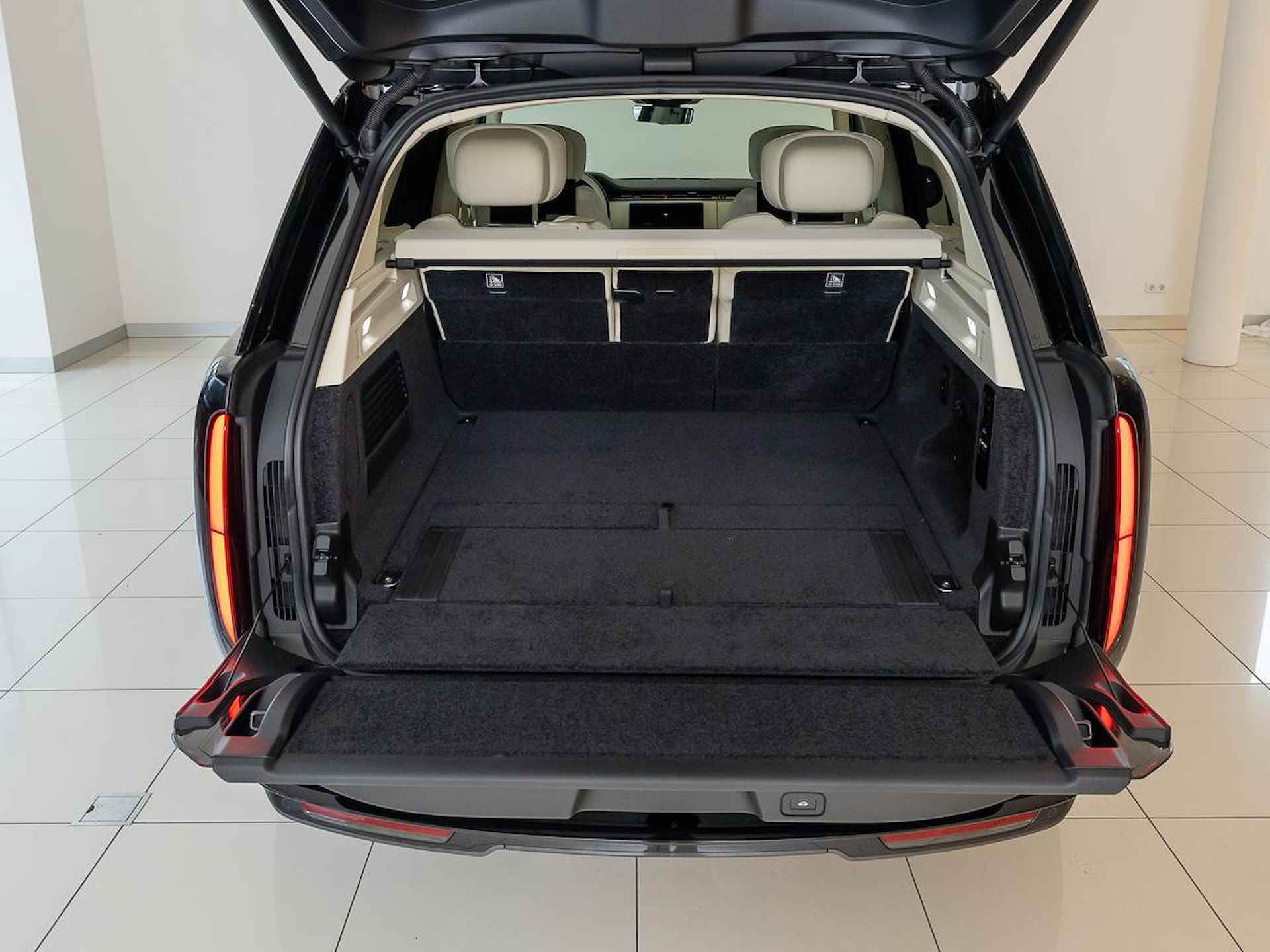 Land Rover Range Rover P460e Autobiography PHEV | Rear Seat Entertainment - 24/26