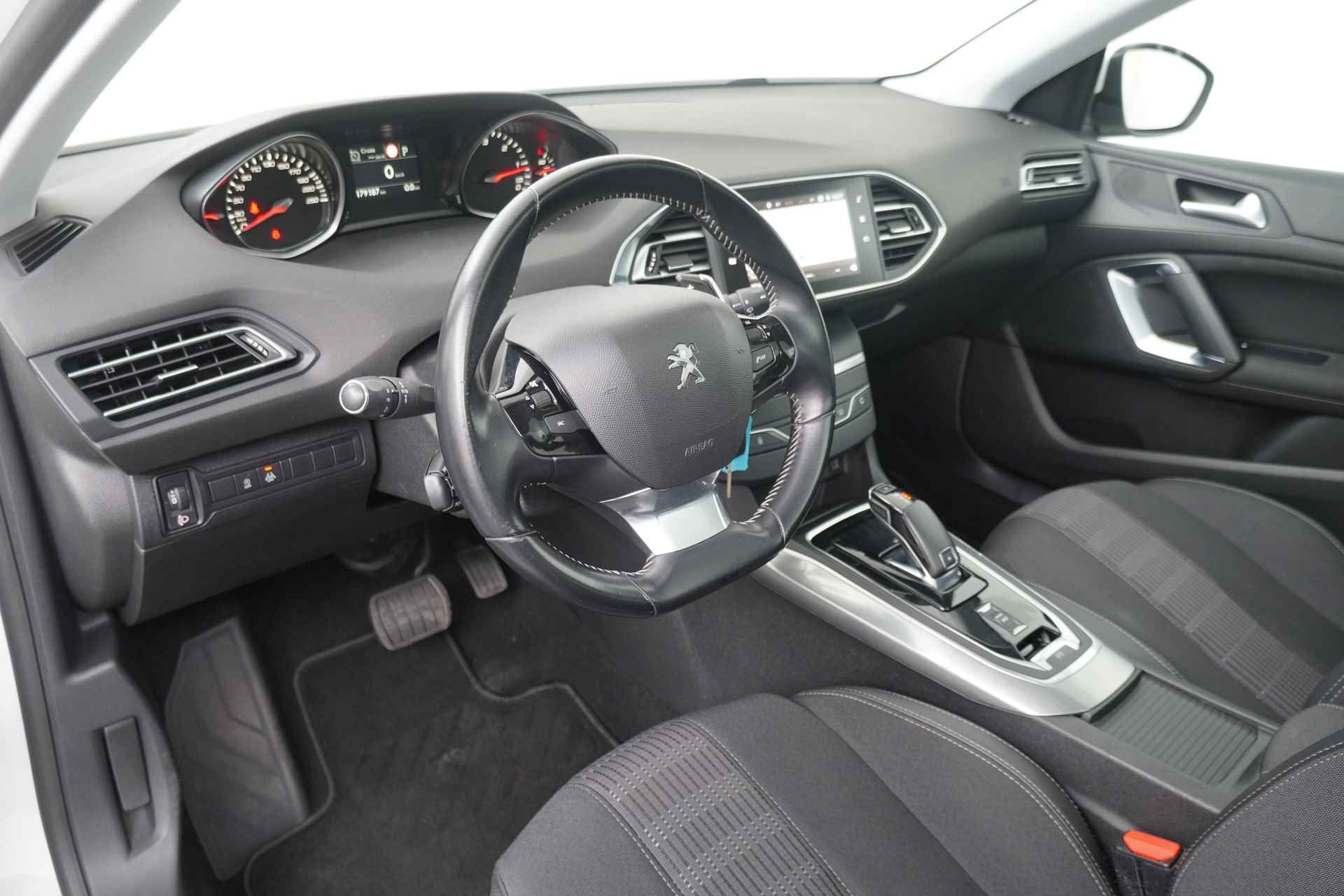 Peugeot 308 SW BWJ 2019 | 1.5 BlueHDi 131PK BL Premium automaat | PANO DAK | CLIMA | FULL LED | NAVI | PDC | CAMERA A | CARPLAY | PRIVACY GLASS | - 4/33