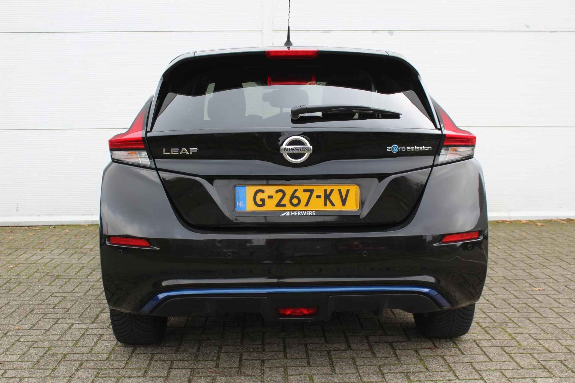 Nissan LEAF Tekna 40 kWh / €2000,- Subsidie Mogelijk / Navigatie + Apple Carplay/Android Auto / Bose / 360* Camera / Keyless Entry & Start / - 42/44