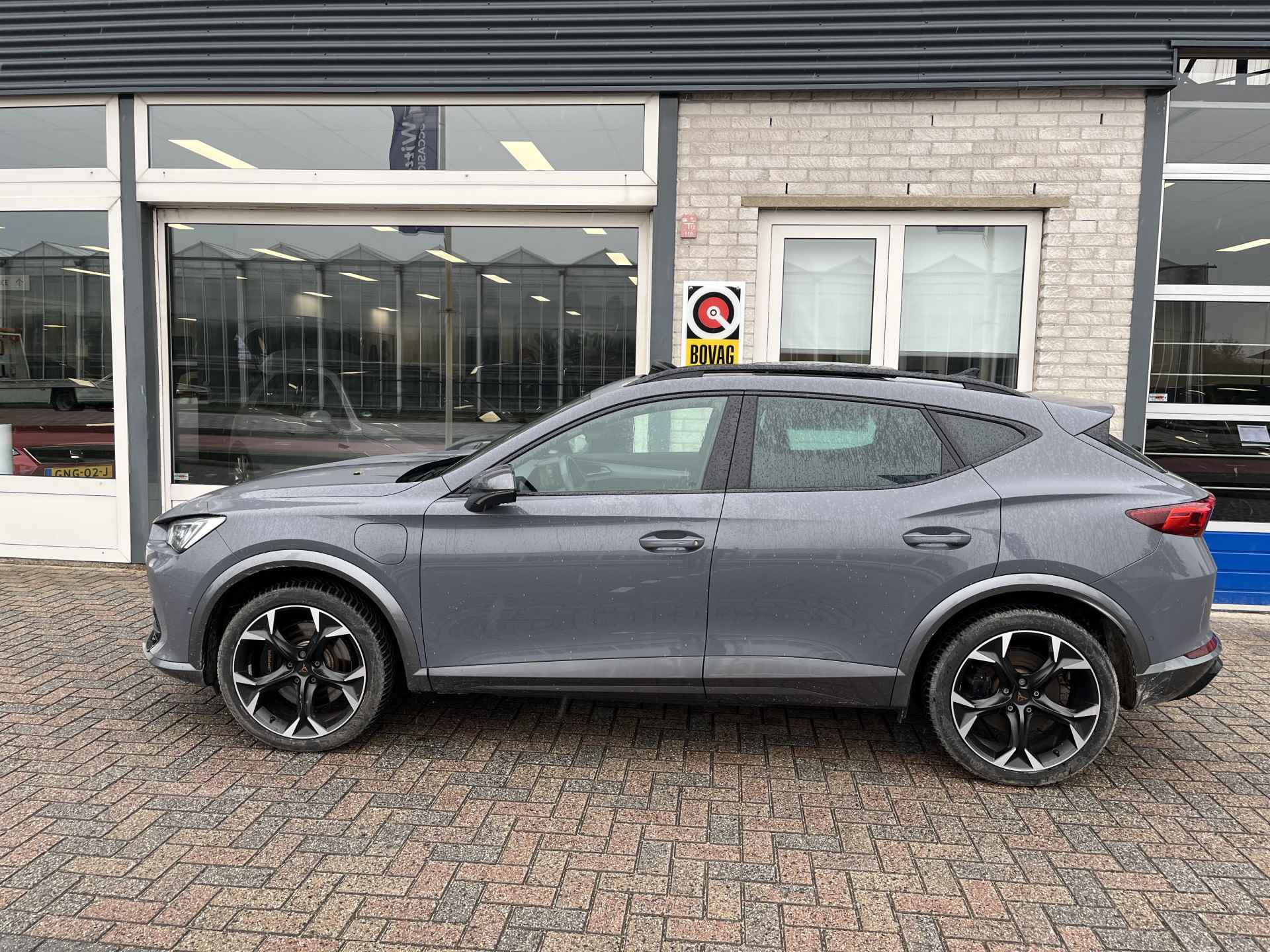 CUPRA Formentor 1.4 e-Hybrid VZ Black Edition / AUTOMAAT/ 245 PK/ PANO/ 360 CAMERA/ PARK. SENSOREN/ MATRIX/ DODE HOEK/ KEYLESS/ LEDEREN MEMORY SEATS/ STOEL EN STUUR VERWARM./ ADAPT. CRUISE/ APP CONNECT/ NAVI/ CLIMA/ DAB/ - 3/29