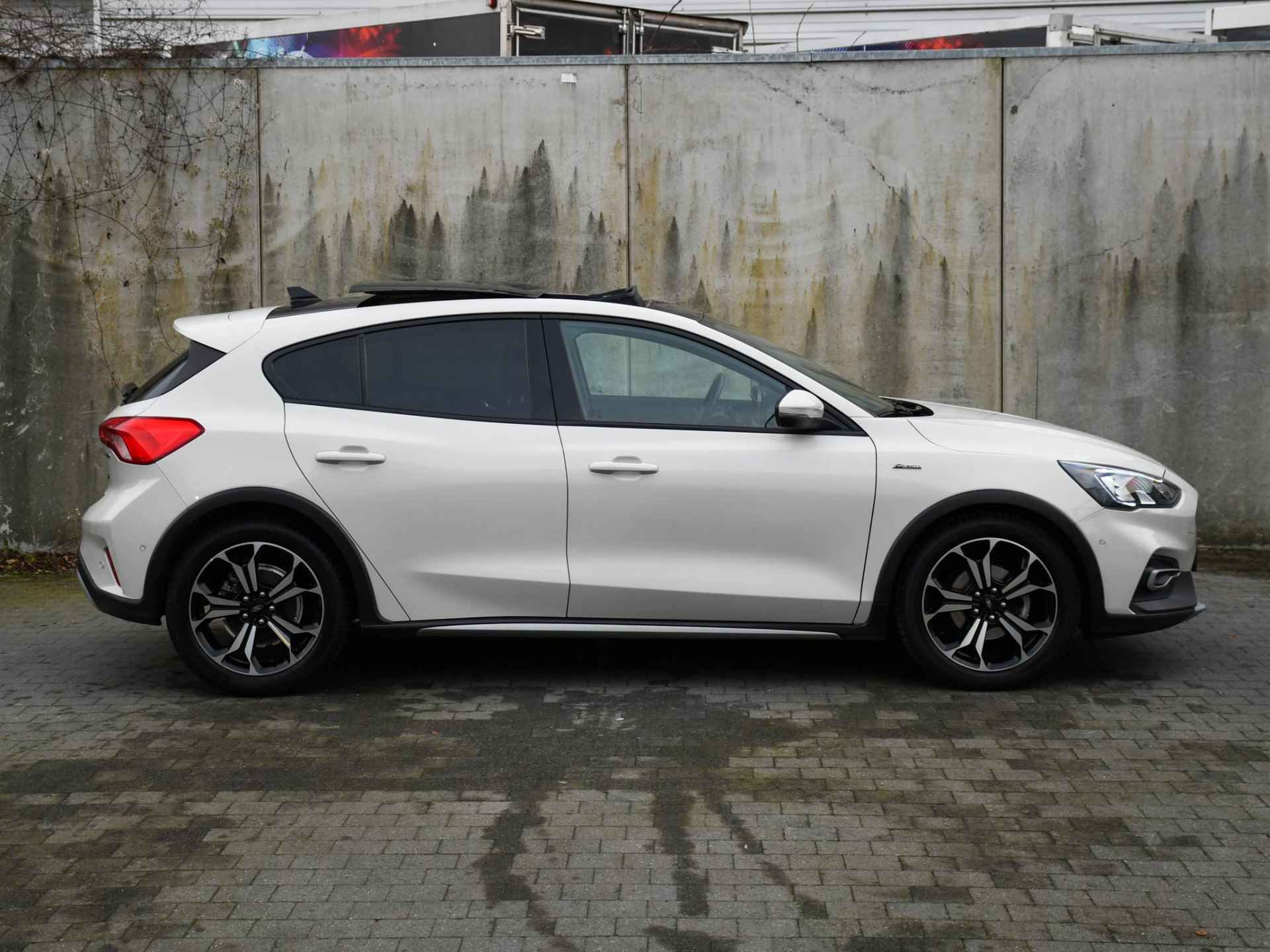 Ford Focus Active X Business 1.0 EcoBoost Hybrid 155pk SCHUIF-DAK | WINTER PACK | ADAPT. CRUISE | 18''LM | BLIS | PDC + CAM. | DAB - 4/36