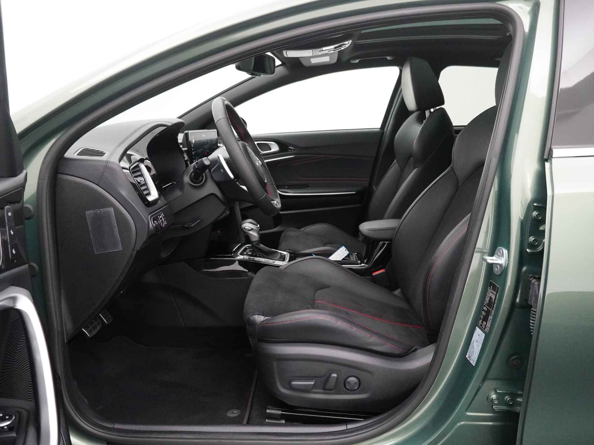 Kia ProCeed GT 1.6 T-GDi 204PK Automaat - NL Auto! - Navigatie - LED koplampen - Apple Carplay/Android Auto - Fabrieksgarantie tot 08-2029 - 17/45