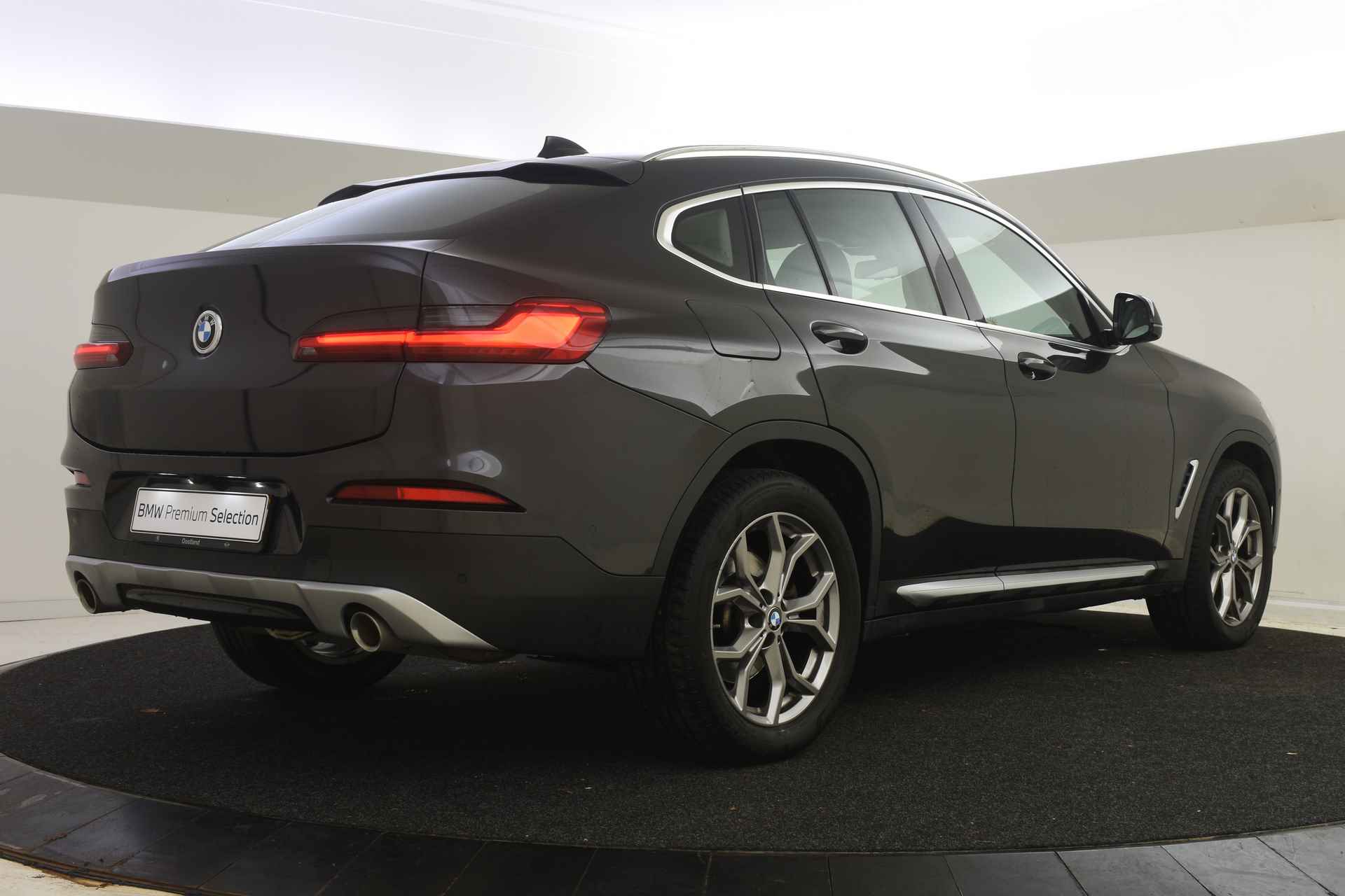 BMW X4 xDrive20i xLine Automaat / Sportstoelen / Trekhaak / Adaptieve LED / Adaptief onderstel / Active Cruise Control / Head-Up / Comfort Access - 3/47