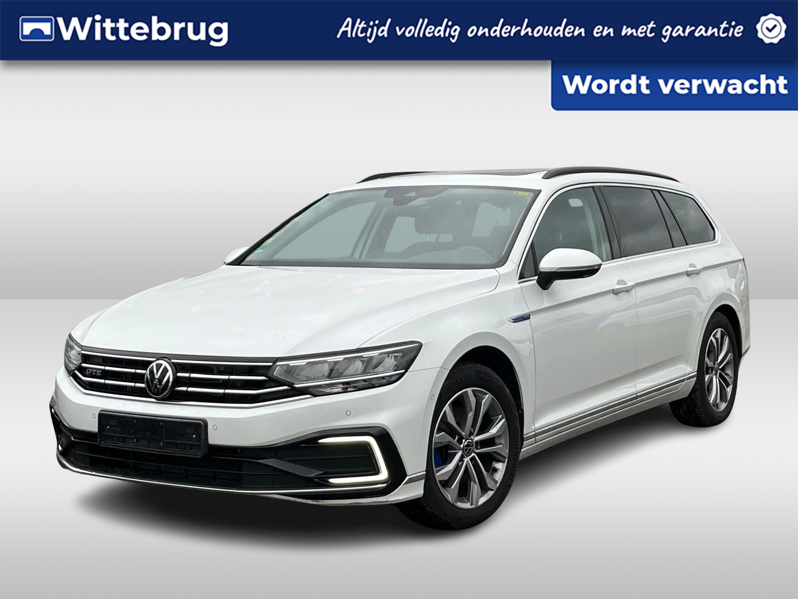 Volkswagen Passat Variant 1.4 TSI PHEV GTE Business / 17" LMV / Digitale Cockpit / Zwenkbare Trekhaak / Panoramdak / 360 Camera / Stoelverwarming