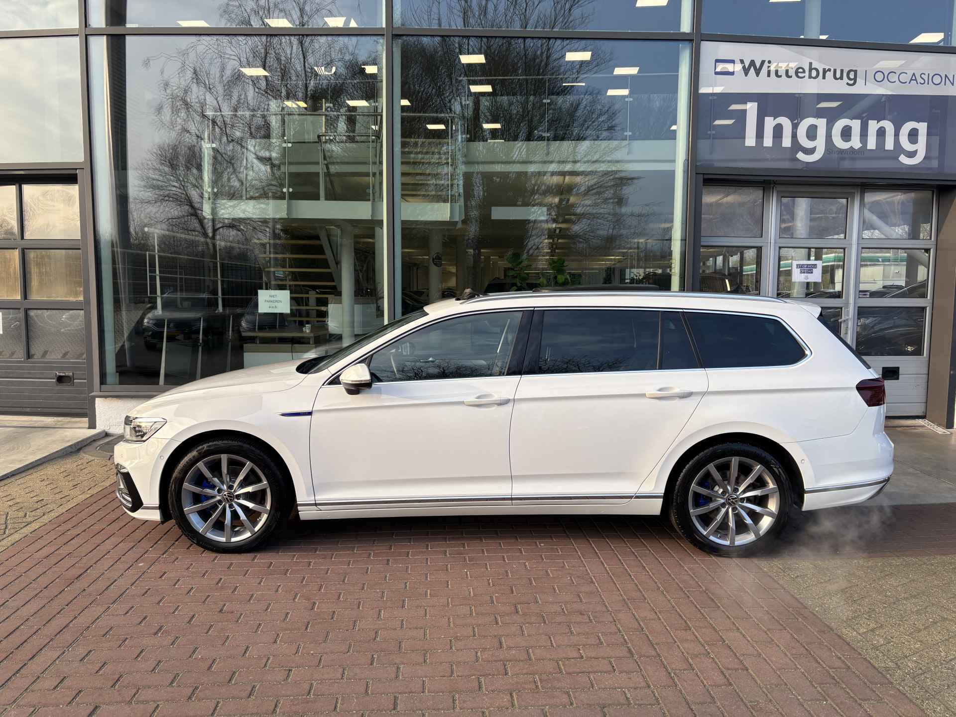 Volkswagen Passat Variant 1.4 TSI PHEV GTE Business Panorama schuifdak / 18 inch lichtmetaal / Travel Assist / Navigatie 'Discover Pro / Sfeerverlichting interieur / Zwarte Dakheme - 8/38