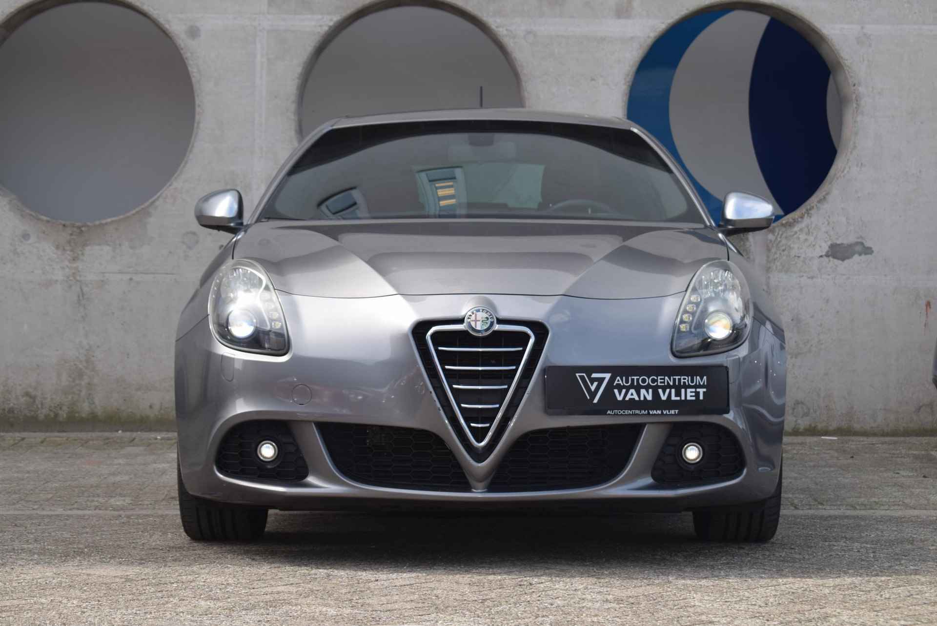 Alfa Romeo Giulietta 1.4 T Distinctive | AUTOMAAT | LEDER | NAVIGATIE | - 9/25