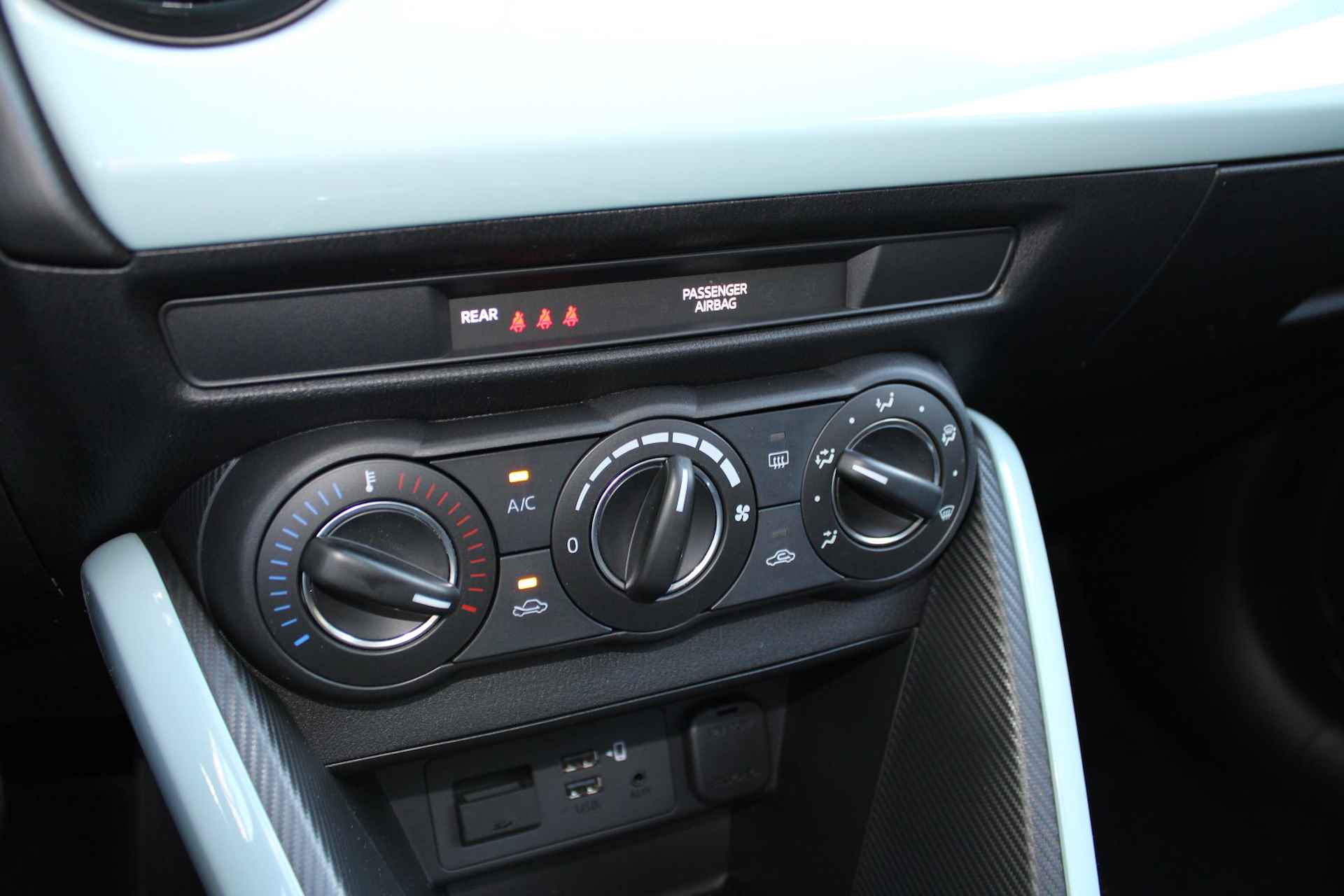 Mazda 2 1.5 SKYACTIV-G 90PK M-Hybrid Centre-Line Carplay Navigatie Led - 11/26