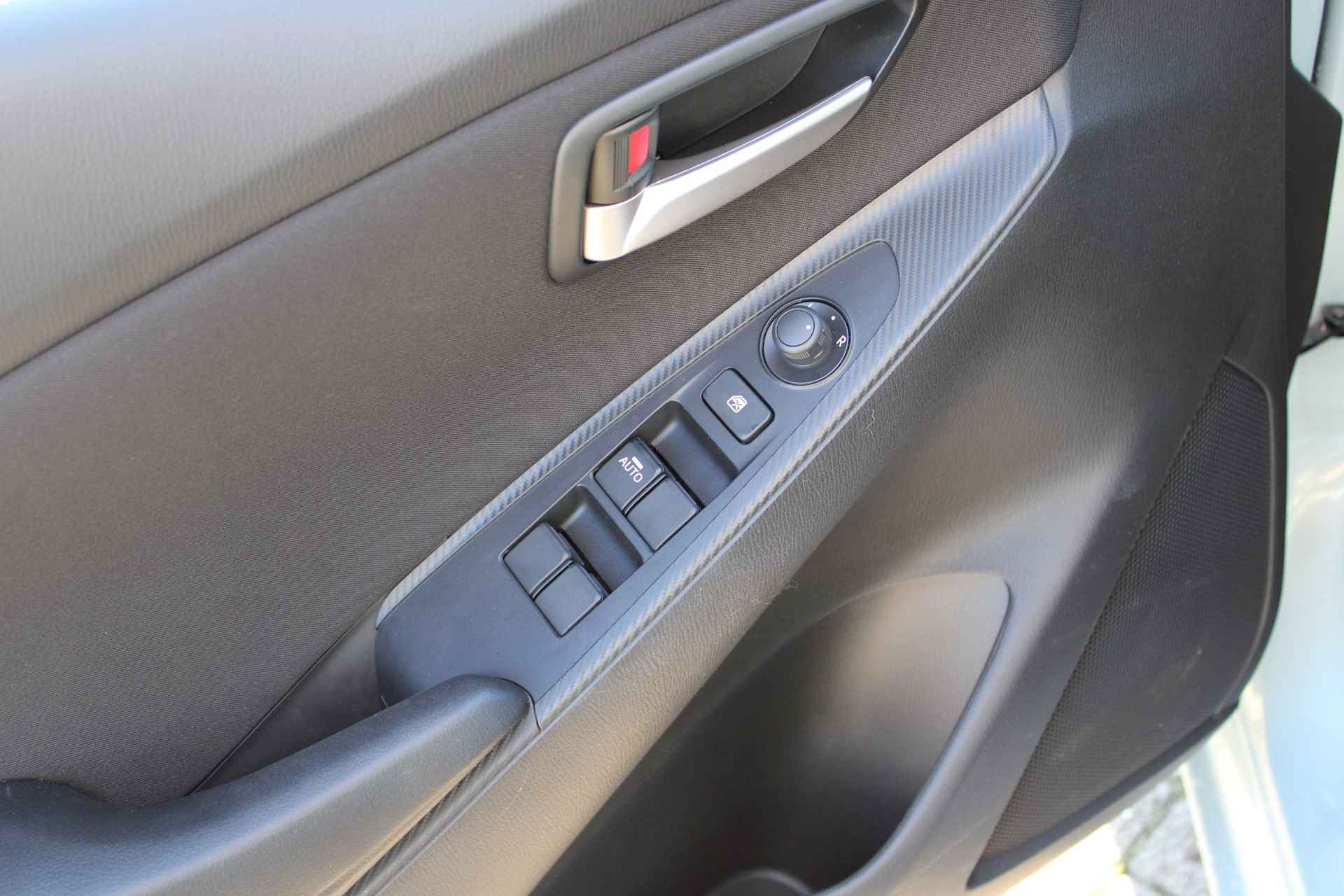 Mazda 2 1.5 SKYACTIV-G 90PK M-Hybrid Centre-Line Carplay Navigatie Led - 12/26