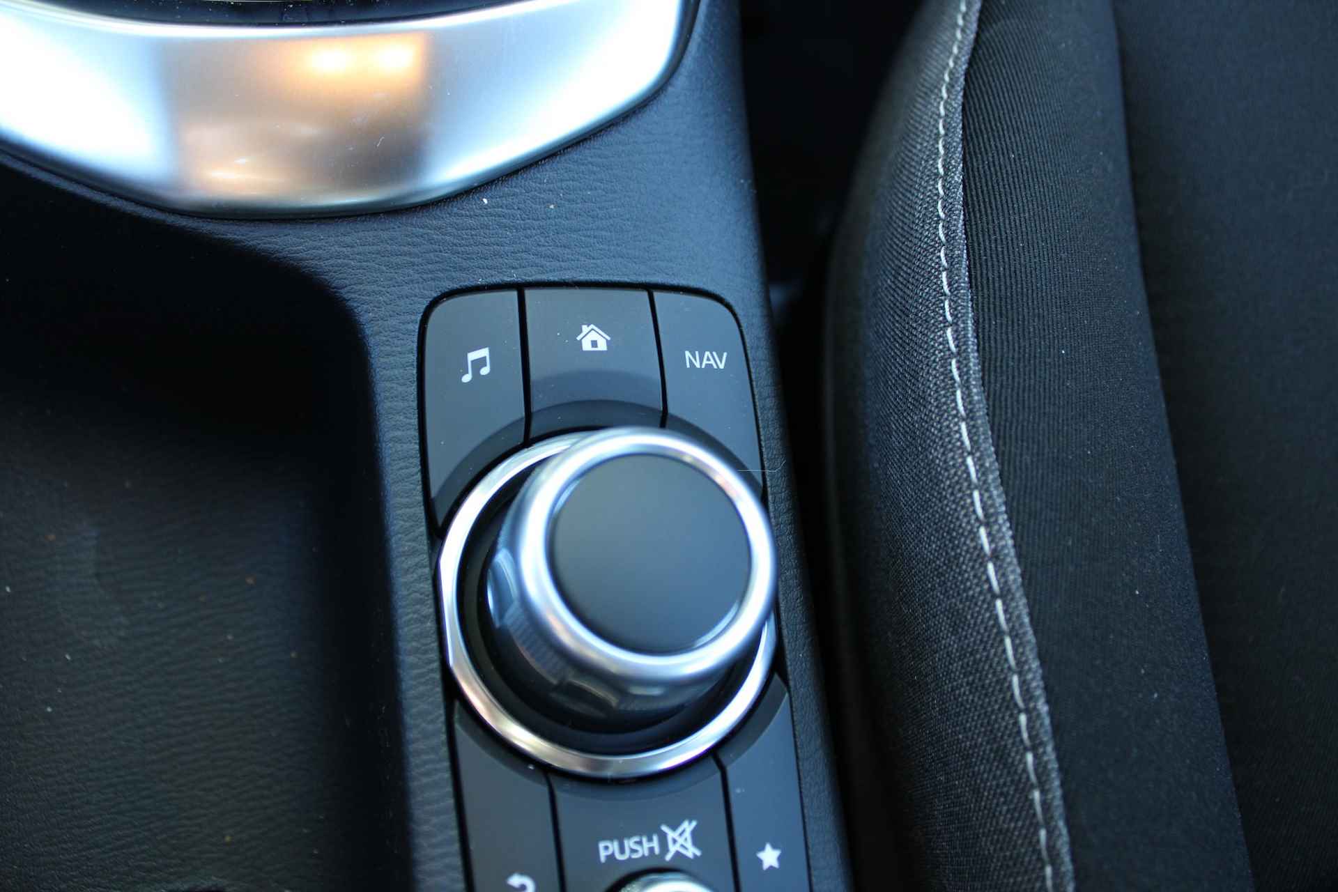 Mazda 2 1.5 SKYACTIV-G 90PK M-Hybrid Centre-Line Carplay Navigatie Led - 15/26