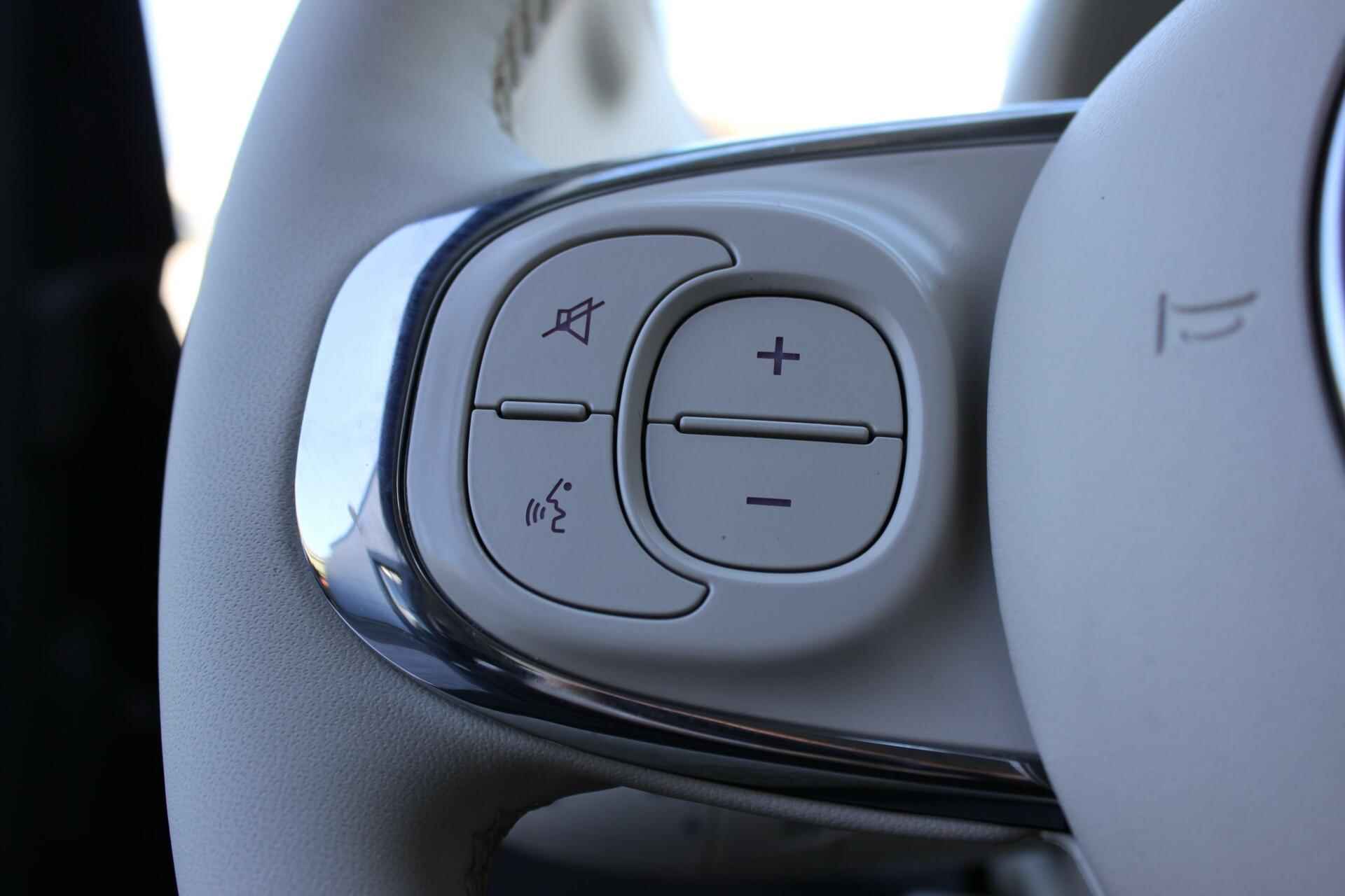 Fiat 500 1.2 Lounge // Inclusief 12 maanden Garantie! - Navigatie - Cruise control - Parkeersensoren - Apple CarPlay & Android Auto - 10/19