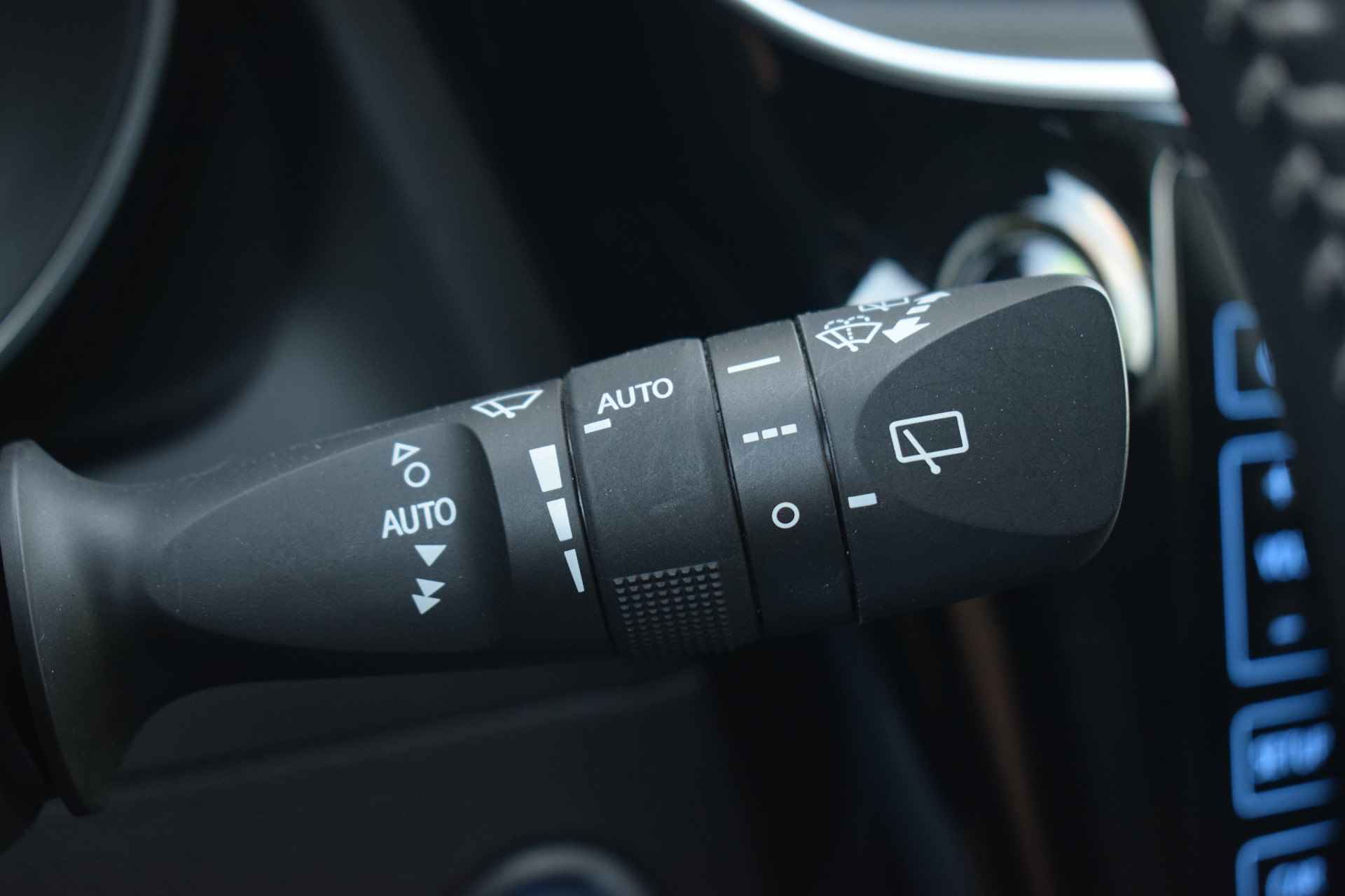 Toyota Auris Touring Sports 1.8 Hybrid Dynamic Go | Camera | Cruise | Navi | Elektr. Ramen - 25/36