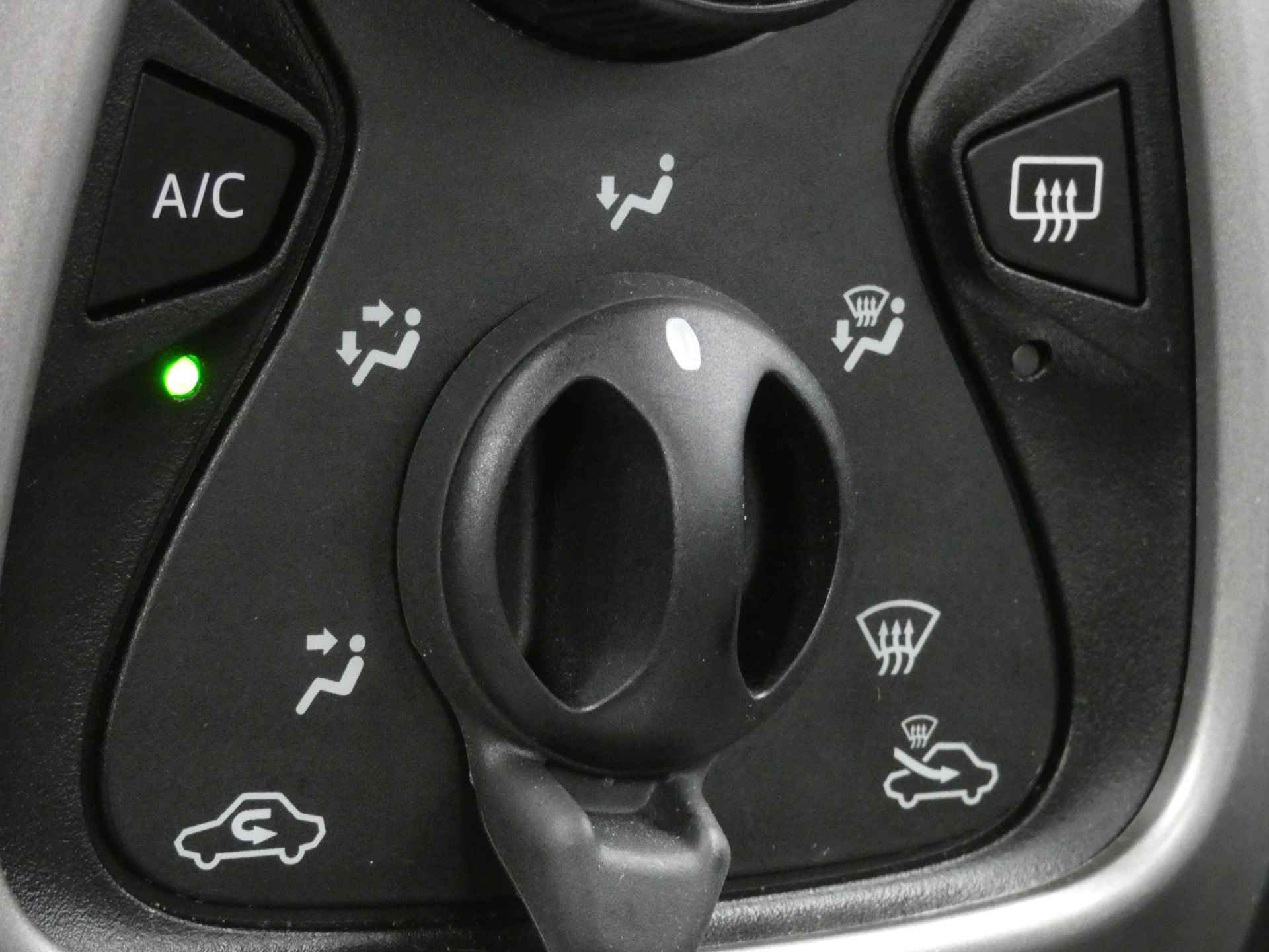 Toyota Aygo 1.0 X-Wave | Parkeercamera | Airco | Vouwdak | Org. NL - 44/53