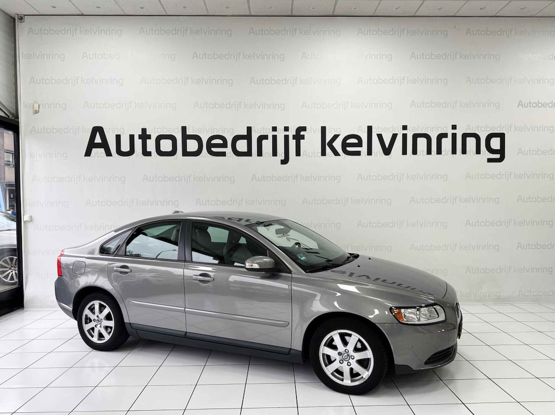 Volvo S40 2.4 - 8/37