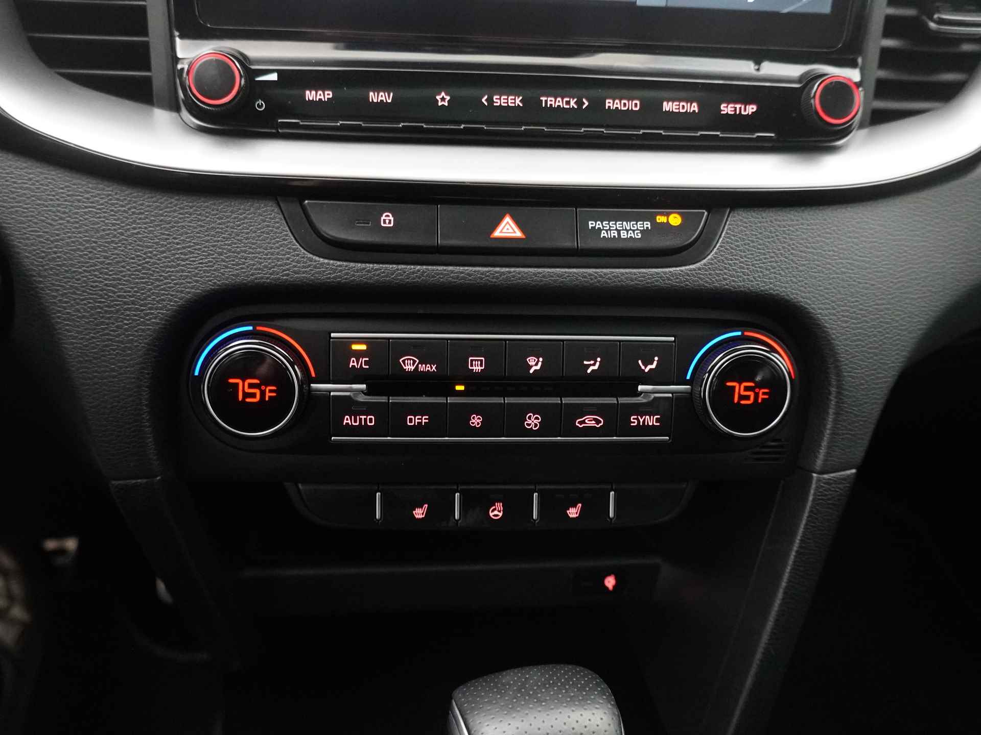 Kia Ceed Sportswagon 1.5 T-GDi GT-Line - Automaat - Panorama Dak - Trekhaak - Apple CarPlay / Android Auto - Adaptieve Cruise Control - Fabrieksgarantie tot 03-2029 - 29/39