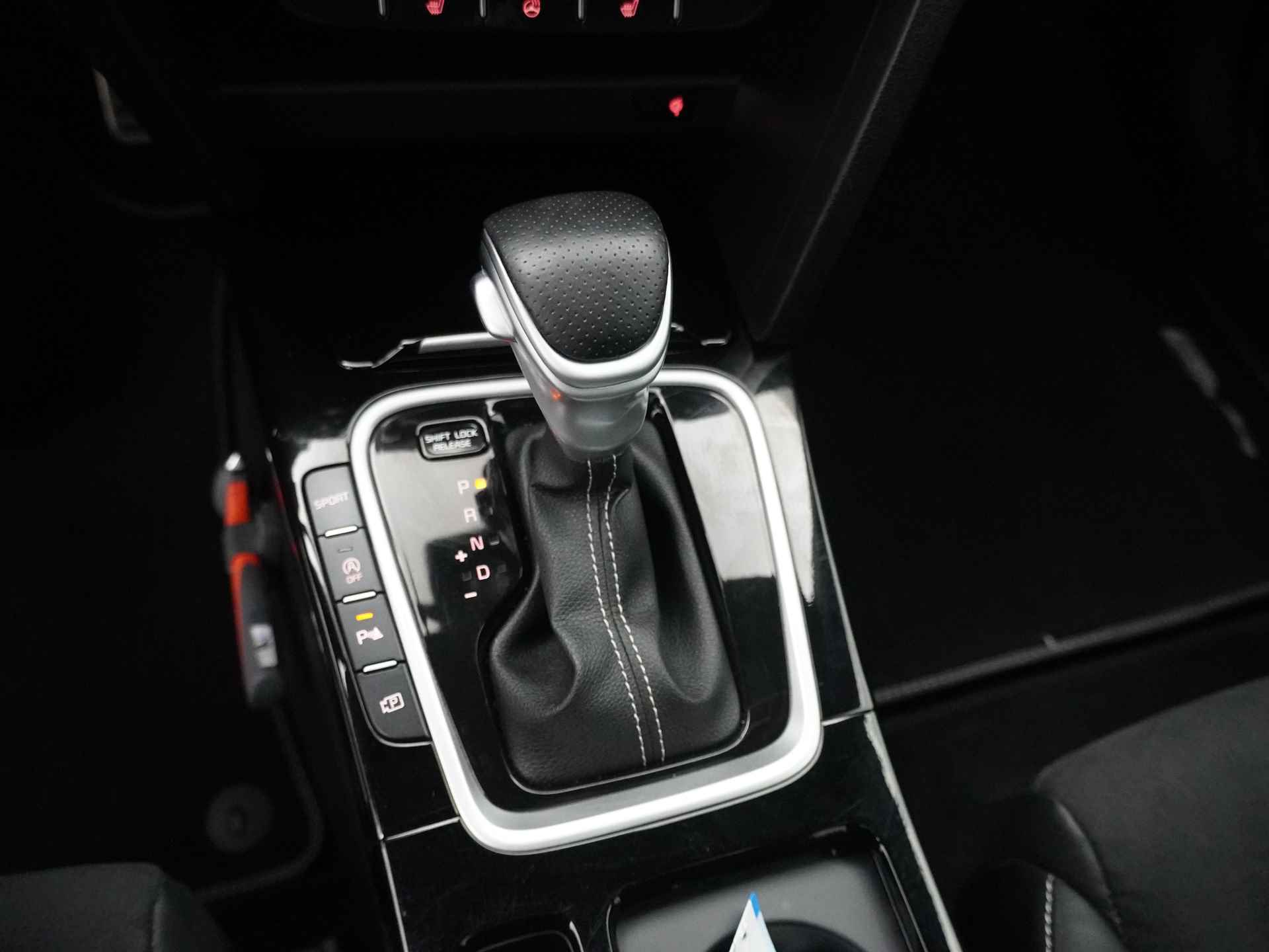 Kia Ceed Sportswagon 1.5 T-GDi GT-Line - Automaat - Panorama Dak - Trekhaak - Apple CarPlay / Android Auto - Adaptieve Cruise Control - Fabrieksgarantie tot 03-2029 - 30/39