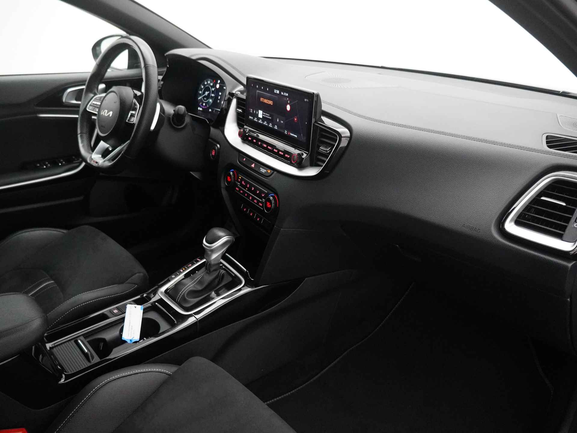 Kia Ceed Sportswagon 1.5 T-GDi GT-Line - Automaat - Panorama Dak - Trekhaak - Apple CarPlay / Android Auto - Adaptieve Cruise Control - Fabrieksgarantie tot 03-2029 - 37/39