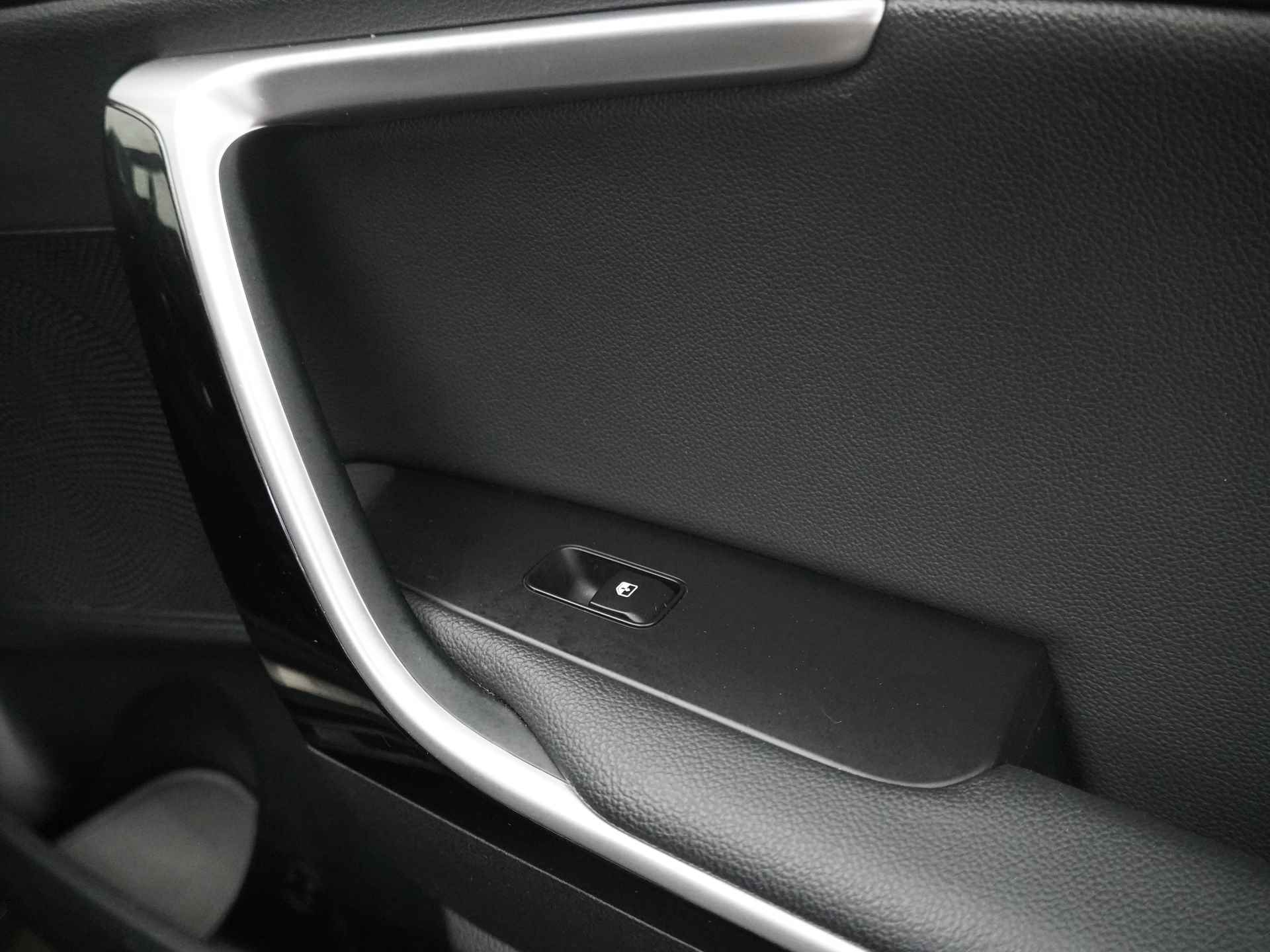 Kia Ceed Sportswagon 1.5 T-GDi GT-Line - Automaat - Panorama Dak - Trekhaak - Apple CarPlay / Android Auto - Adaptieve Cruise Control - Fabrieksgarantie tot 03-2029 - 38/39