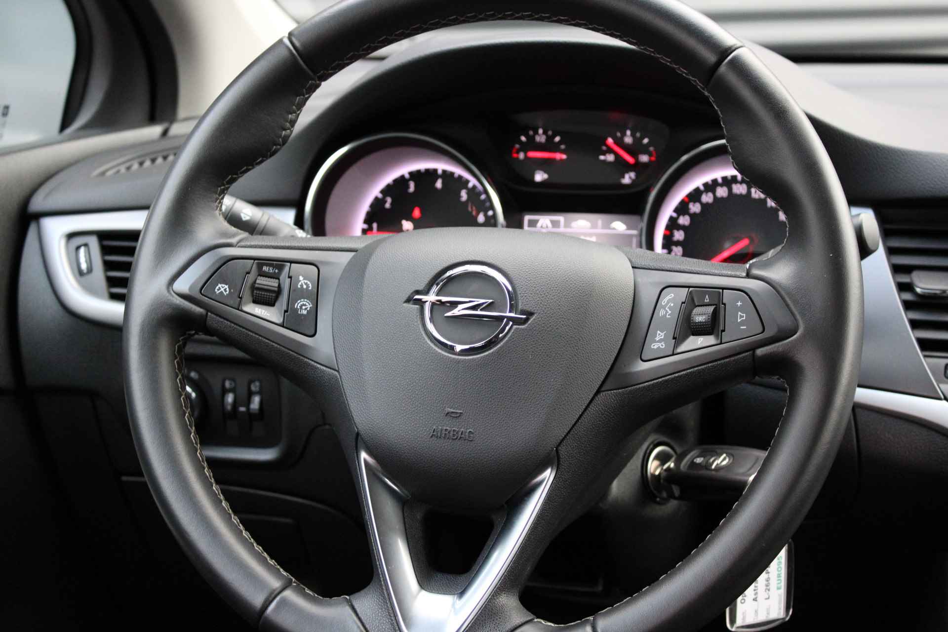 Opel Astra 1.2 T 110 pk 5drs Edition / Navigatie / Parkeersensoren / Airco / Cruise Control / Carplay / '' vraag een vrijblijvende offerte aan '' - 6/26