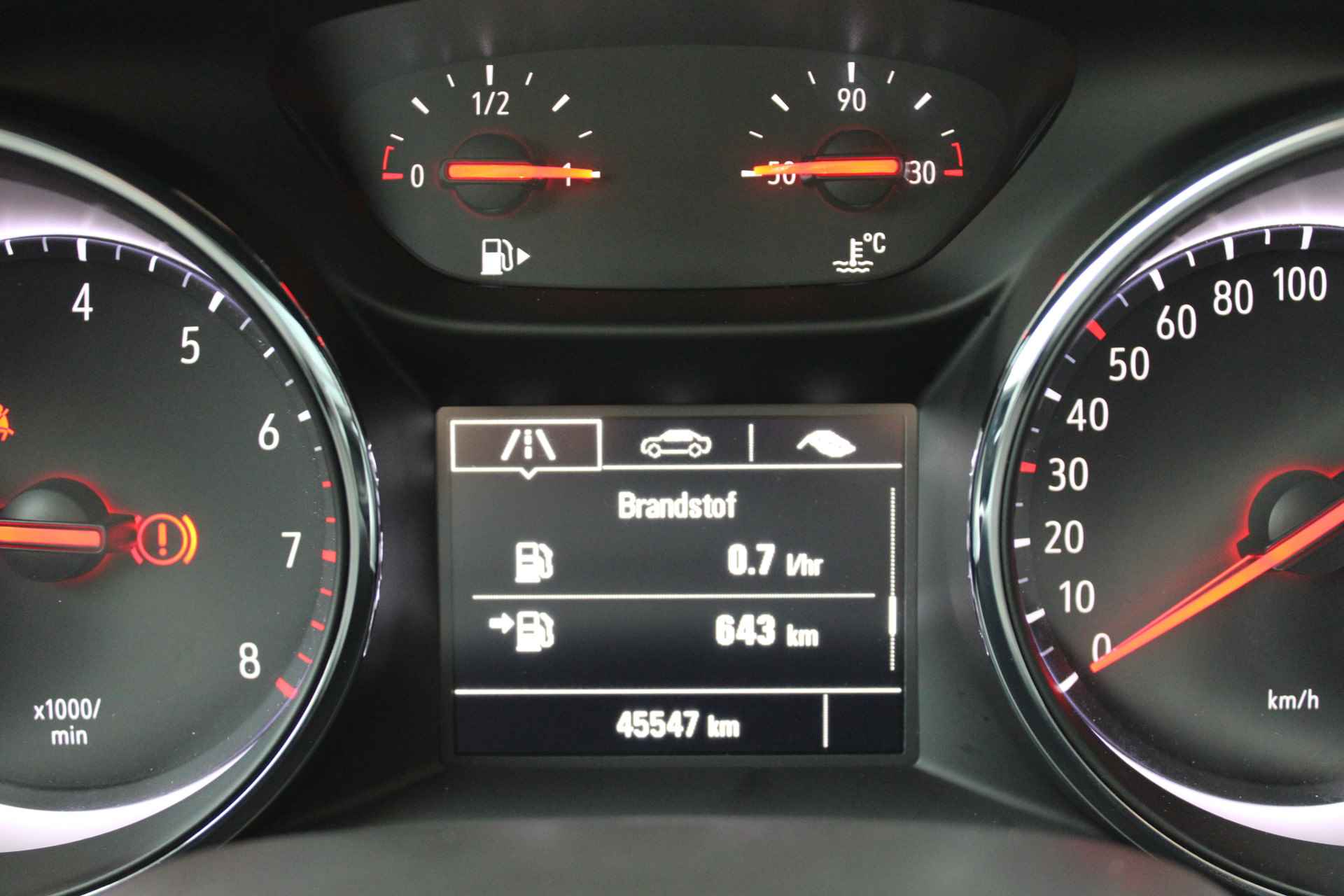 Opel Astra 1.2 T 110 pk 5drs Edition / Navigatie / Parkeersensoren / Airco / Cruise Control / Carplay / '' vraag een vrijblijvende offerte aan '' - 7/26