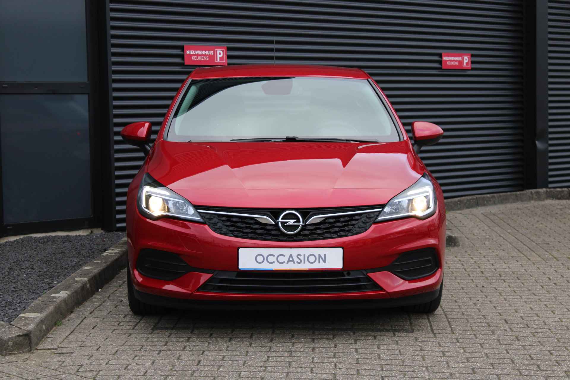 Opel Astra 1.2 T 110 pk 5drs Edition / Navigatie / Parkeersensoren / Airco / Cruise Control / Carplay / '' vraag een vrijblijvende offerte aan '' - 12/26
