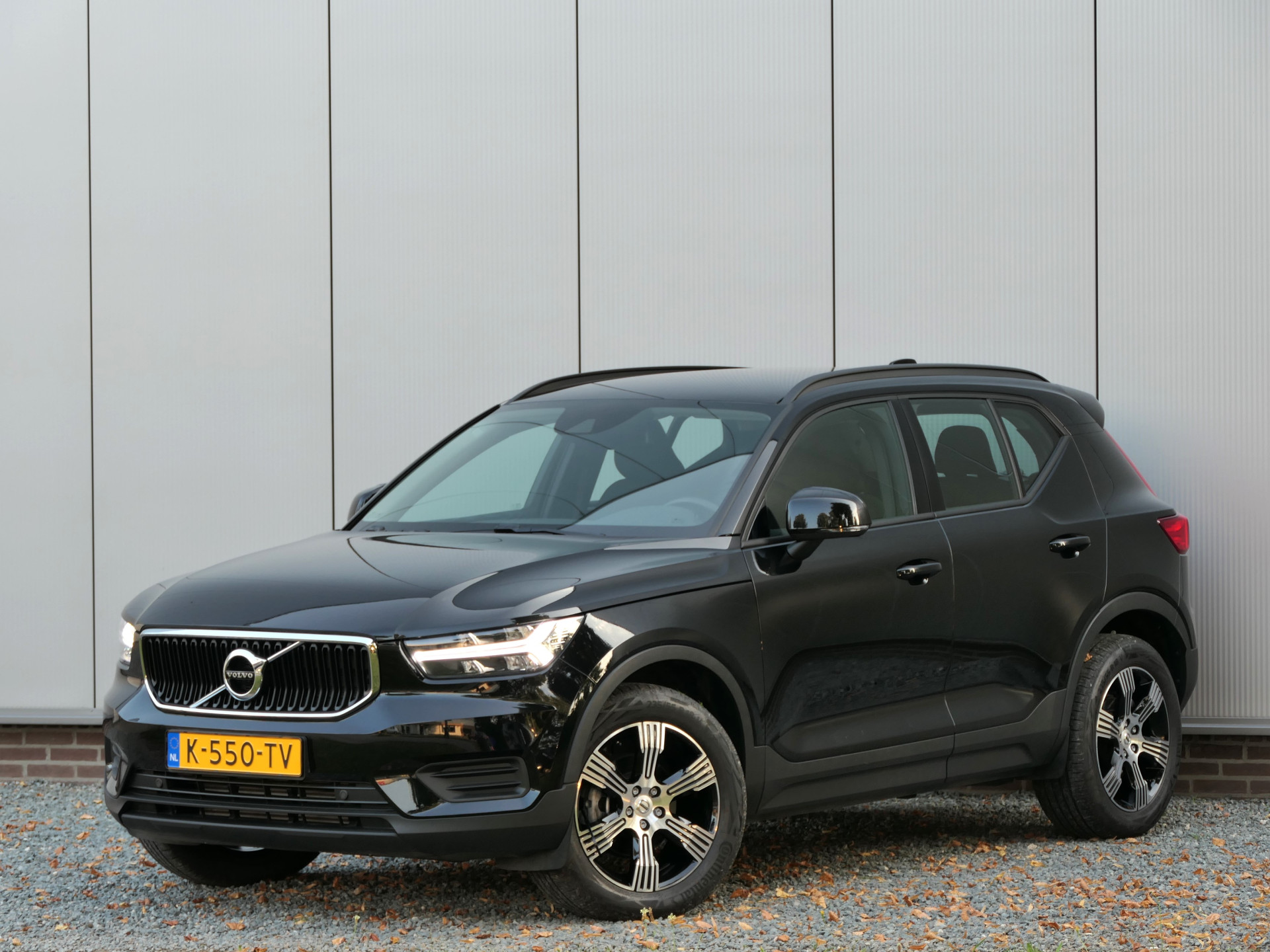 Volvo XC40 T2 Momentum Core 12 MND garantie Navi / DAB+ / Apple CarPlay / Climate Control