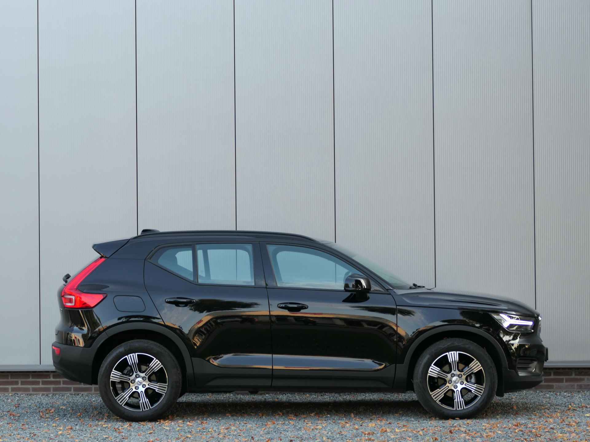 Volvo XC40 T2 Momentum Core 12 MND garantie Navi / DAB+ / Apple CarPlay / Climate Control - 7/20