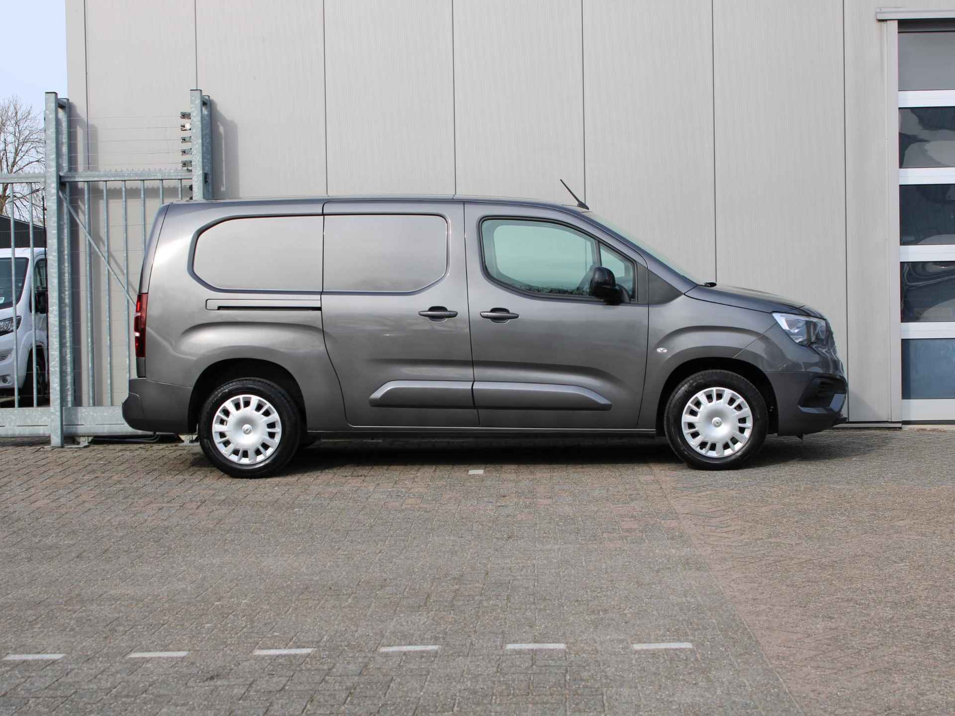 Opel Combo 1.5D L2H1 Standaard | Navi / Camera / Trekhaak - 8/24