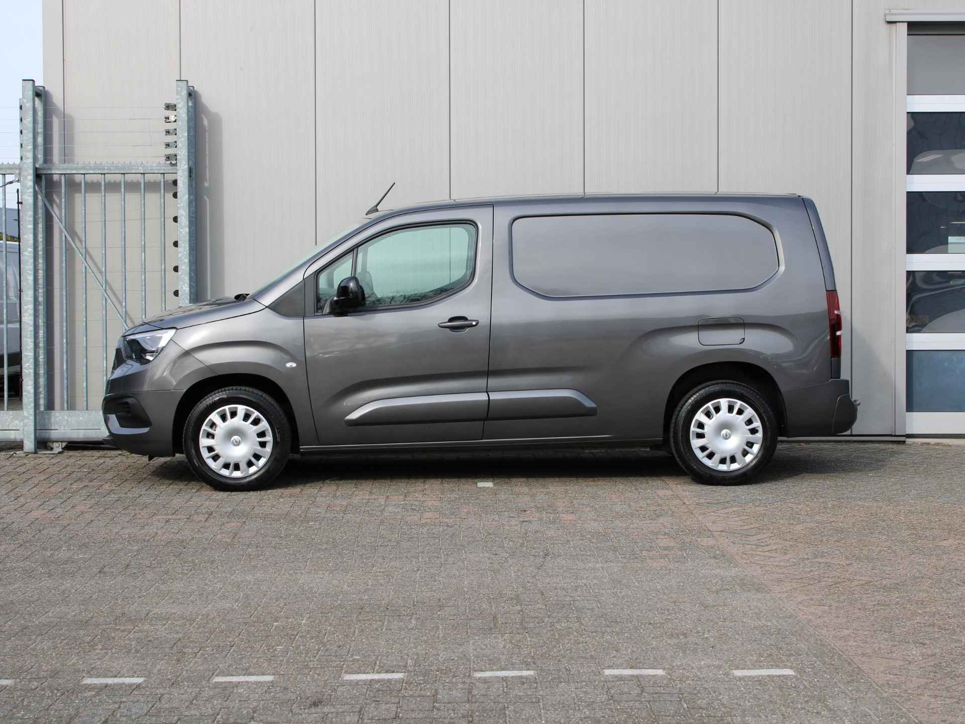 Opel Combo 1.5D L2H1 Standaard | Navi / Camera / Trekhaak - 11/24