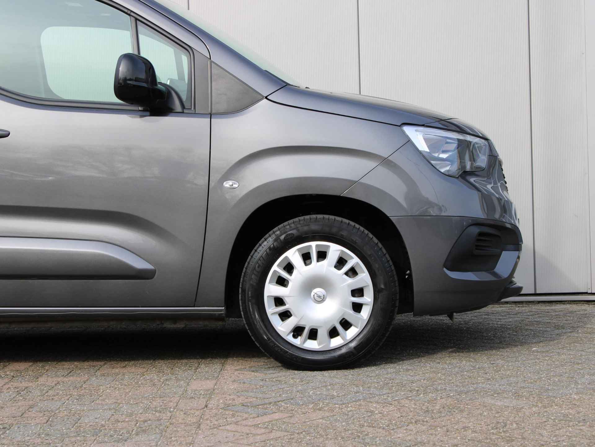 Opel Combo 1.5D L2H1 Standaard | Navi / Camera / Trekhaak - 22/24